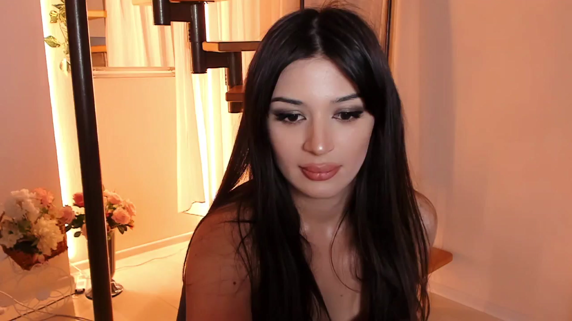 Gallery image thumbnail from Angel_on_Duty's myfreecams stream on, 07/04/2024, 23:23 image 9 of 20