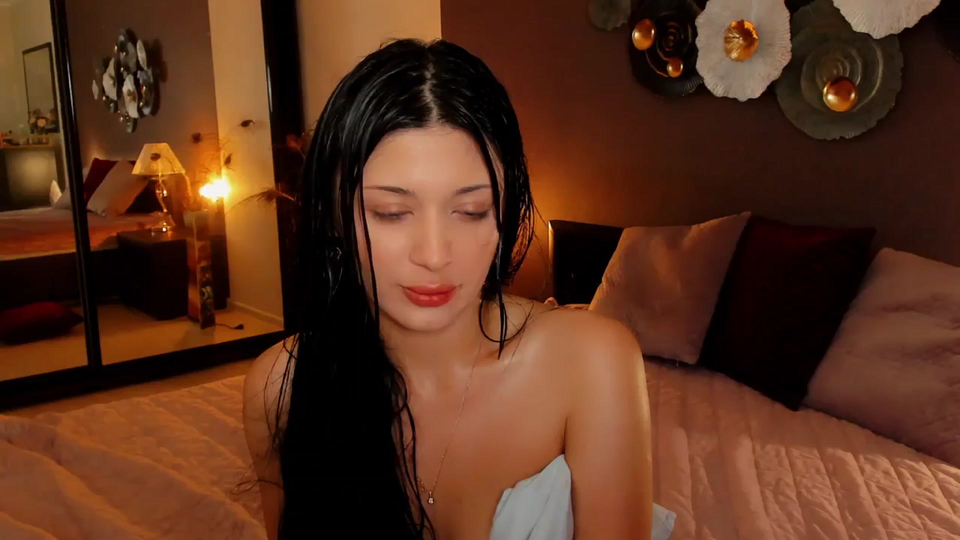 Gallery image thumbnail from Angel_on_Duty's myfreecams stream on, 08/04/2024, 24:02 image 17 of 20
