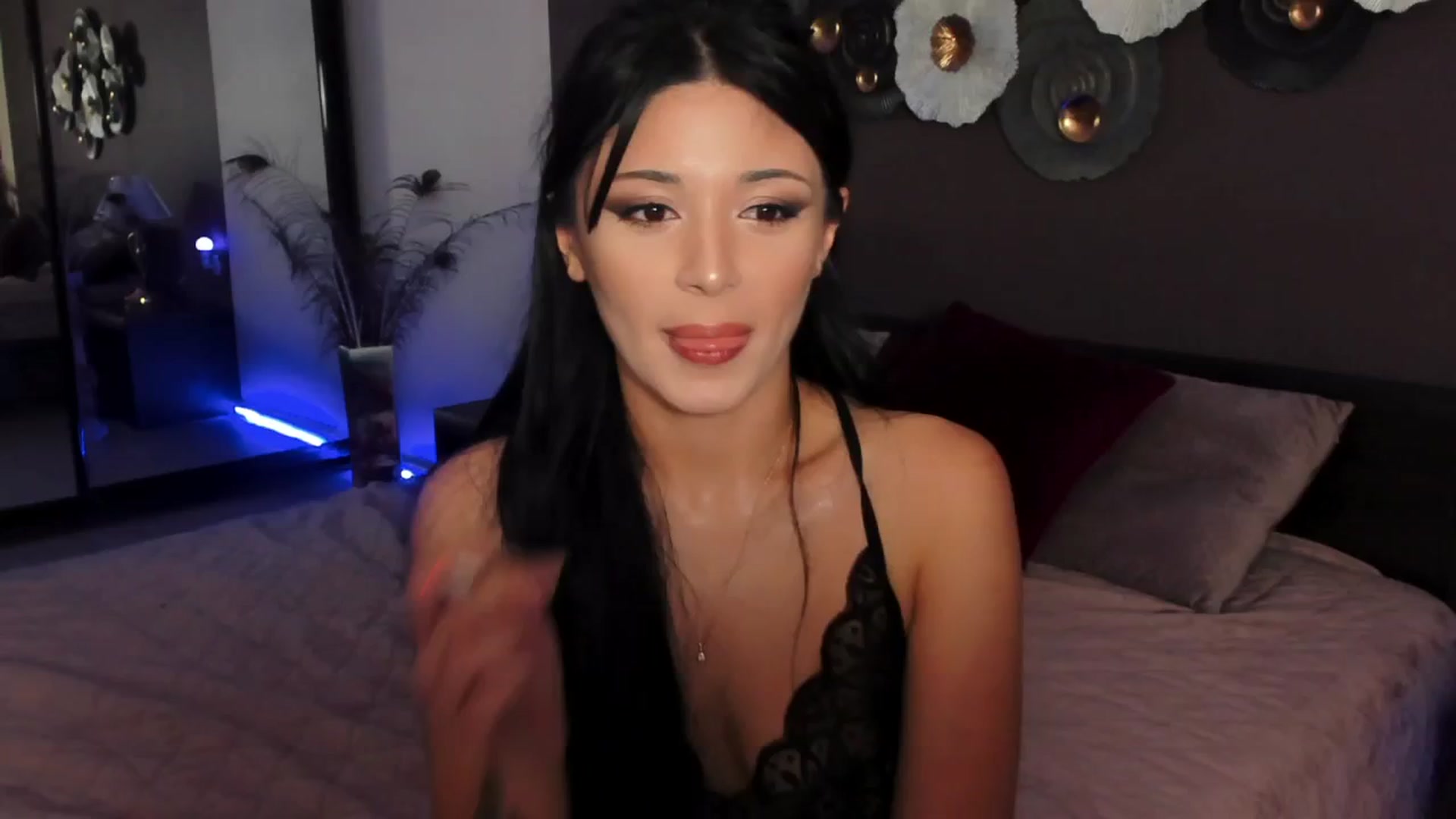 Gallery image thumbnail from Angel_on_Duty's myfreecams stream on, 08/11/2024, 21:50 image 5 of 20