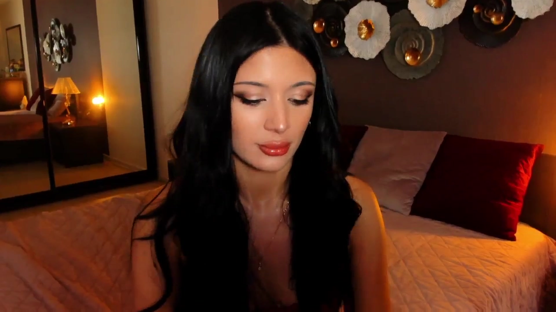 Gallery image thumbnail from Angel_on_Duty's myfreecams stream on, 08/25/2024, 24:01 image 4 of 20