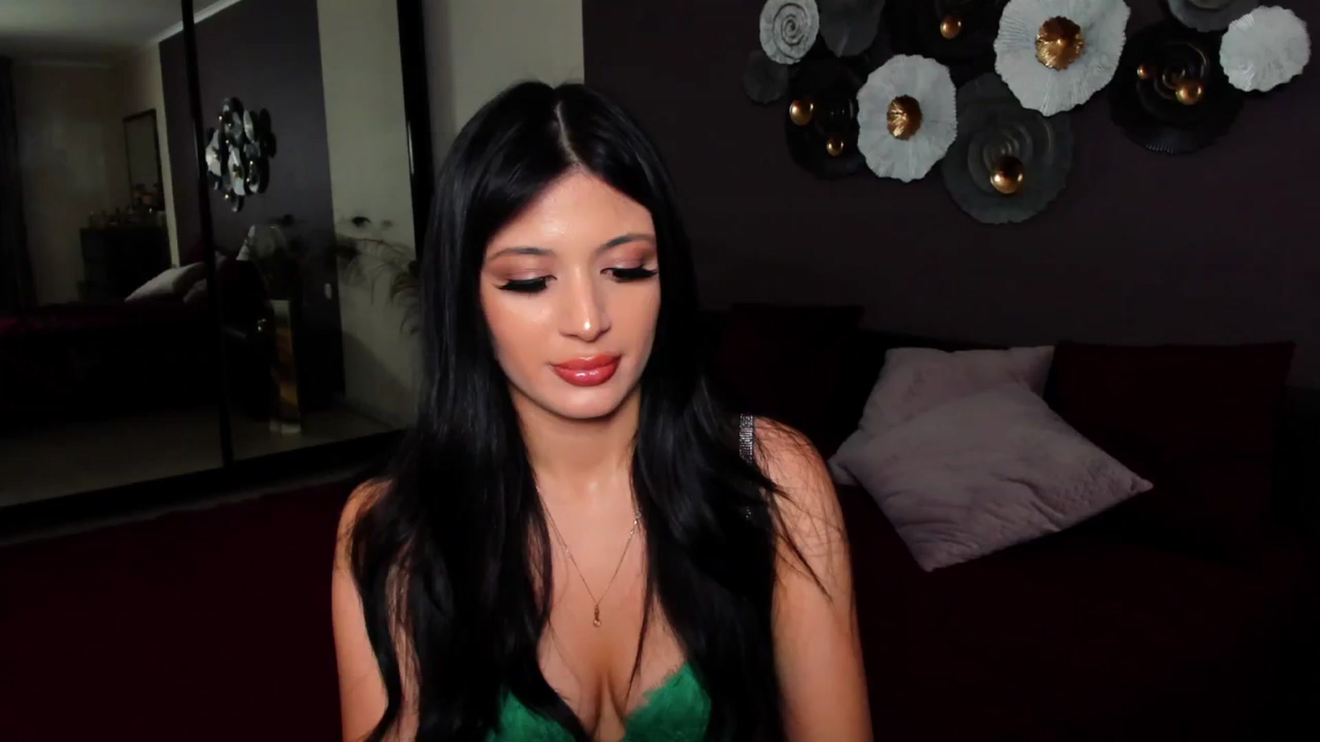 Gallery image thumbnail from Angel_on_Duty's myfreecams stream on, 09/12/2024, 22:38 image 12 of 20