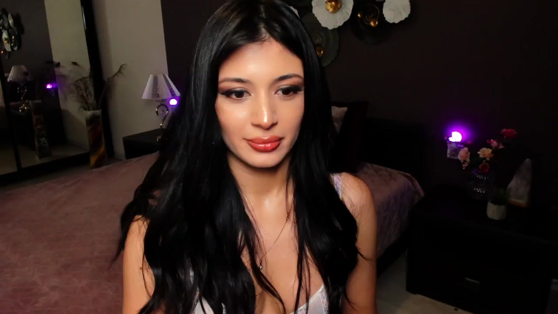 Gallery image thumbnail from Angel_on_Duty's myfreecams stream on, 09/17/2024, 04:10 image 18 of 20