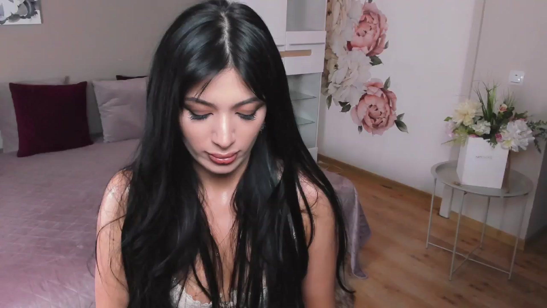Gallery image thumbnail from Angel_on_Duty's myfreecams stream on, 10/09/2024, 24:02 image 13 of 20