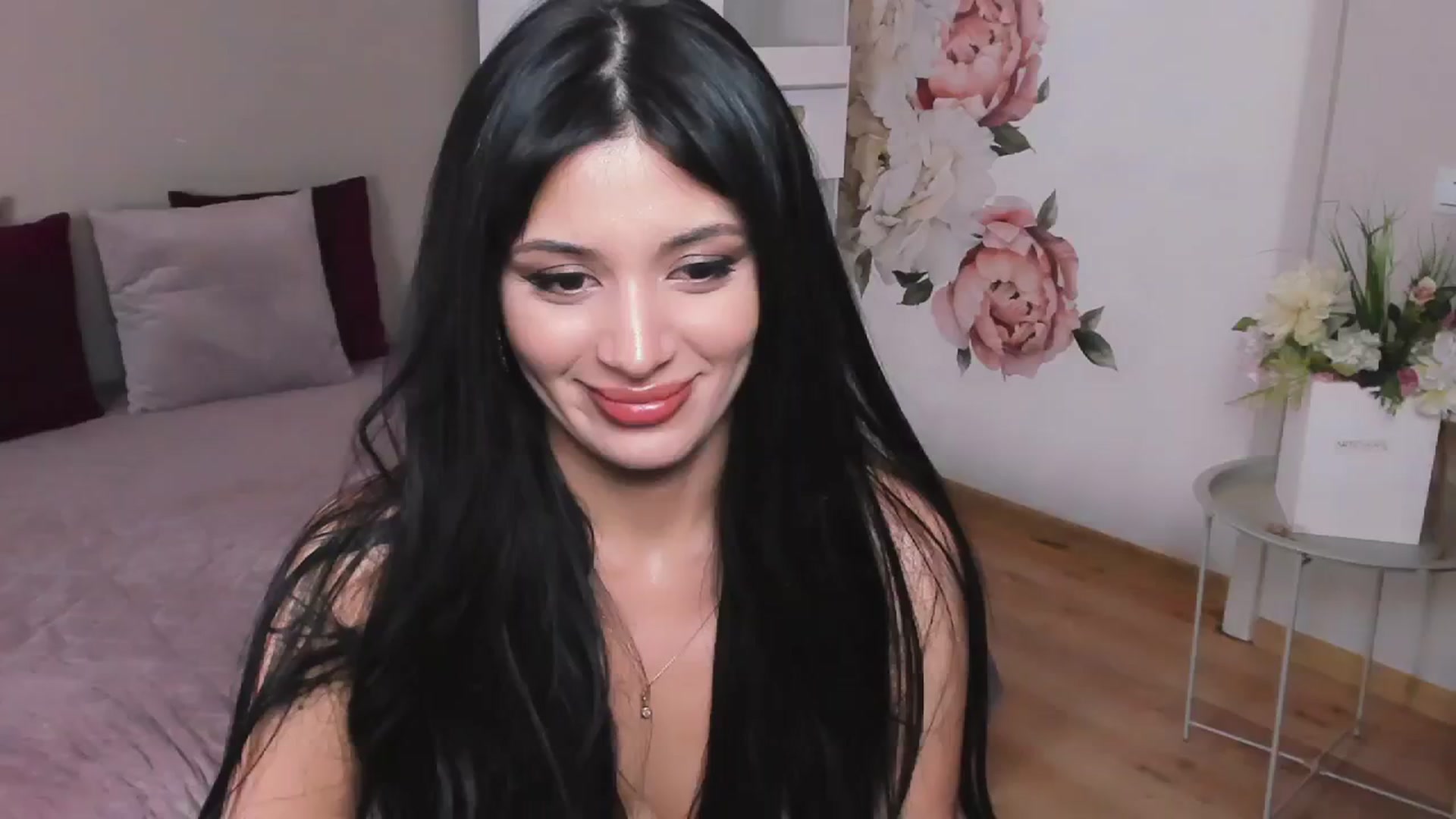 Gallery image thumbnail from Angel_on_Duty's myfreecams stream on, 10/09/2024, 03:22 image 15 of 20
