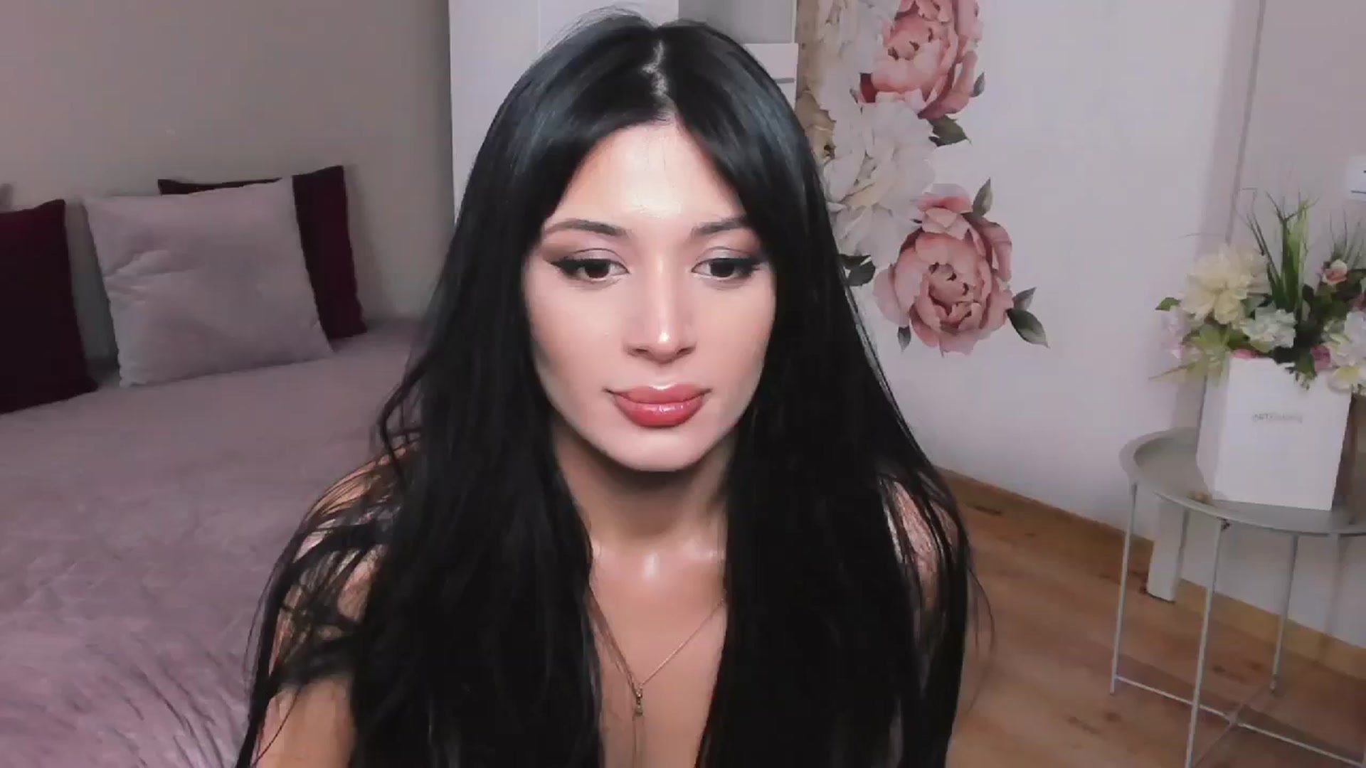 Gallery image thumbnail from Angel_on_Duty's myfreecams stream on, 10/09/2024, 03:22 image 13 of 20