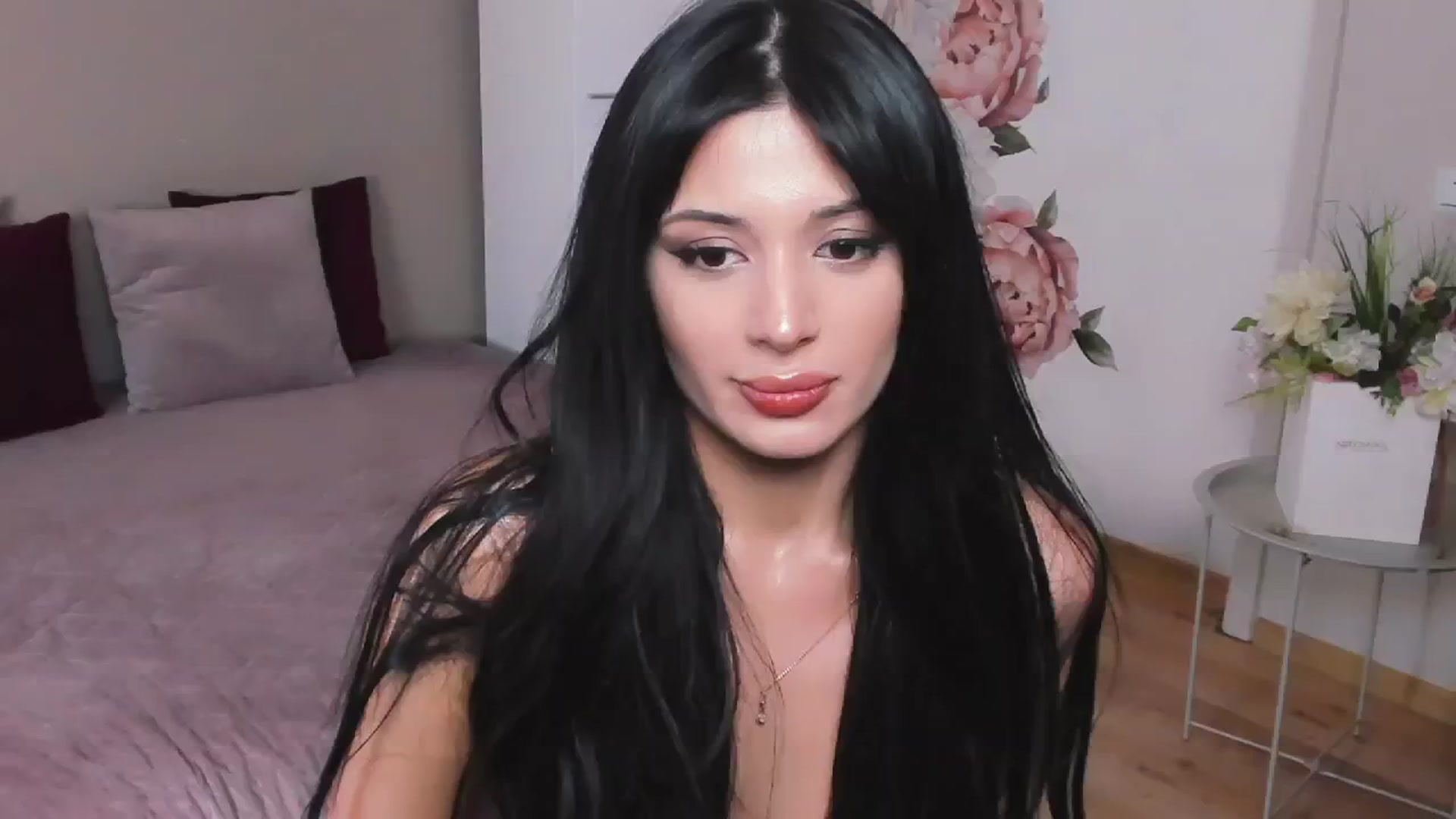 Gallery image thumbnail from Angel_on_Duty's myfreecams stream on, 10/09/2024, 03:22 image 14 of 20