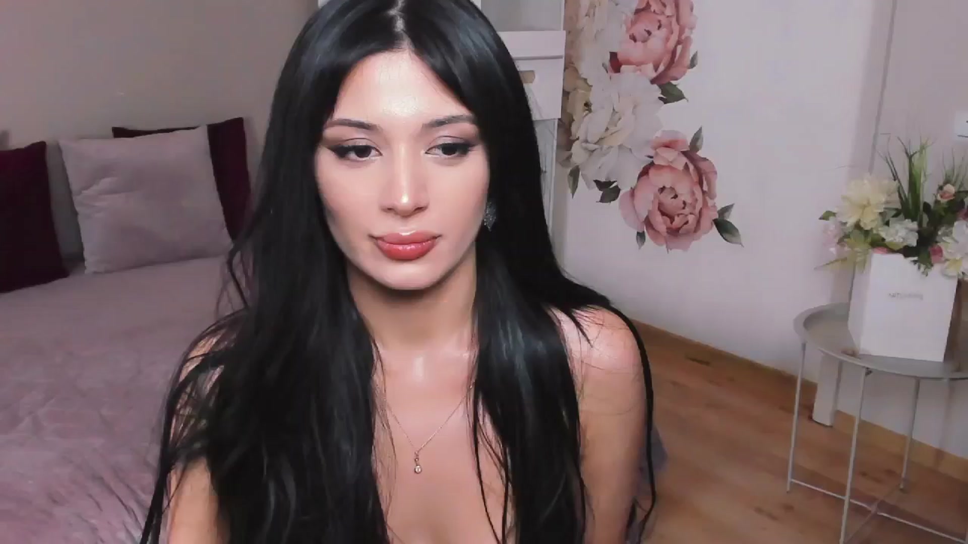 Gallery image thumbnail from Angel_on_Duty's myfreecams stream on, 10/09/2024, 03:22 image 18 of 20
