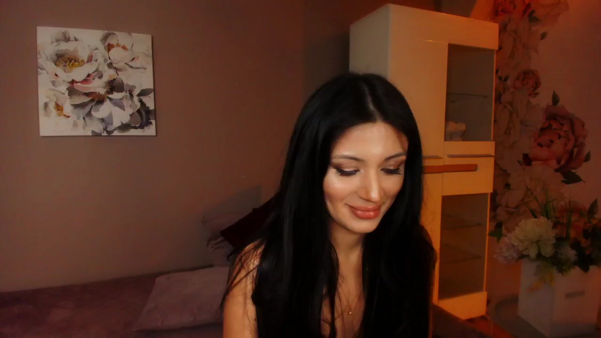 Gallery image thumbnail from Angel_on_Duty's myfreecams stream on, 10/15/2024, 01:04 image 4 of 20