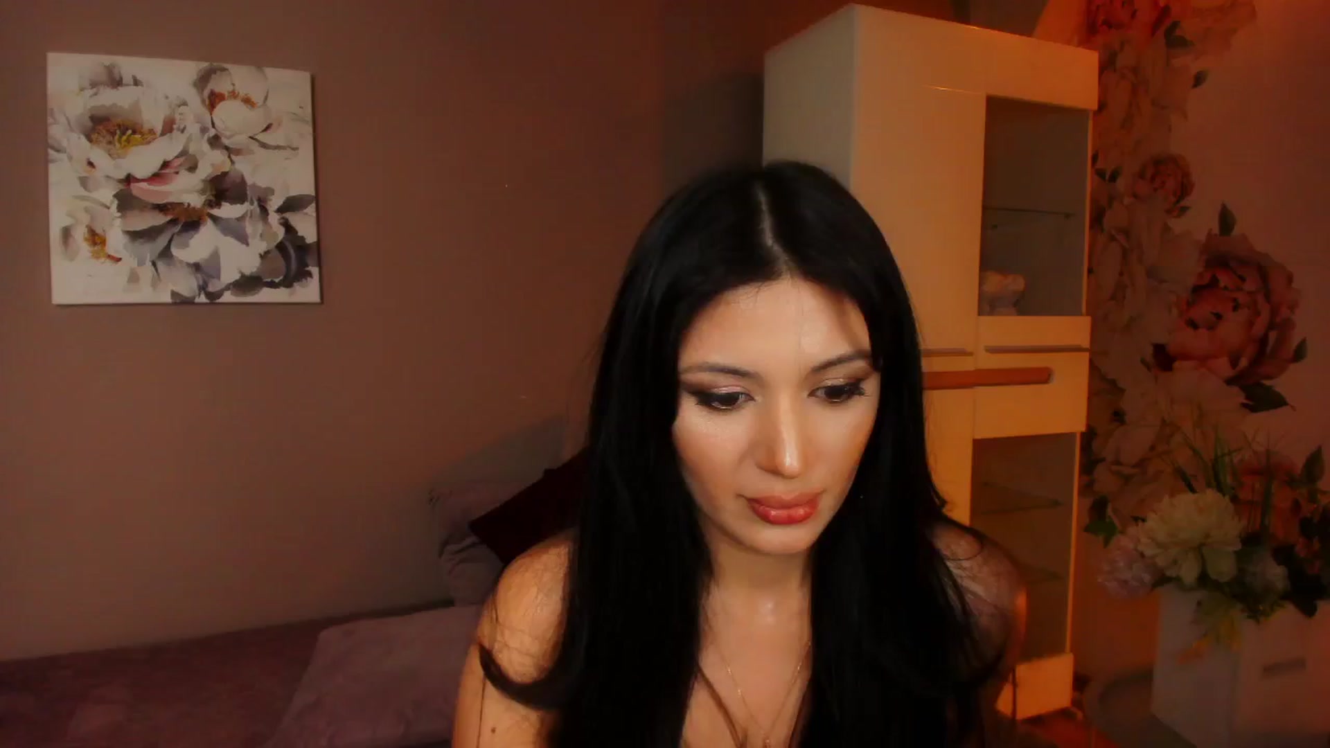 Gallery image thumbnail from Angel_on_Duty's myfreecams stream on, 10/15/2024, 01:04 image 18 of 20