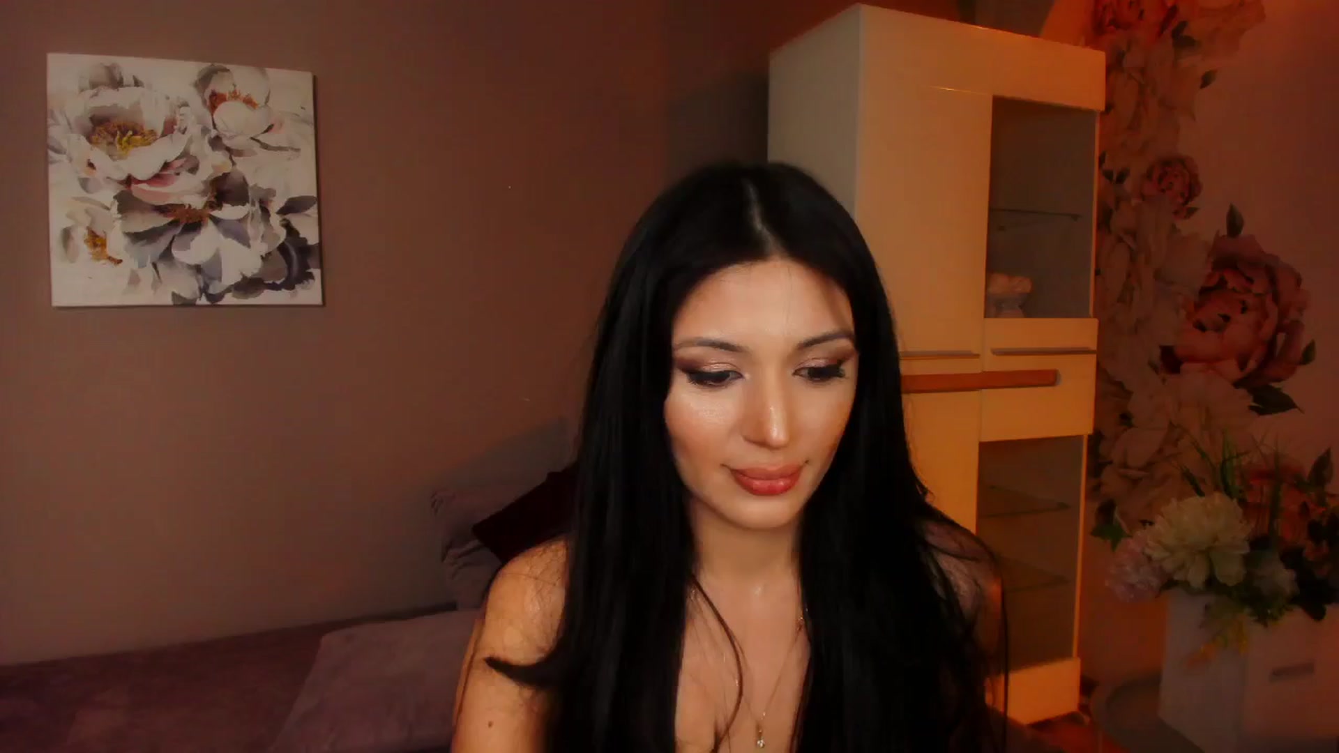 Gallery image thumbnail from Angel_on_Duty's myfreecams stream on, 10/15/2024, 01:04 image 14 of 20