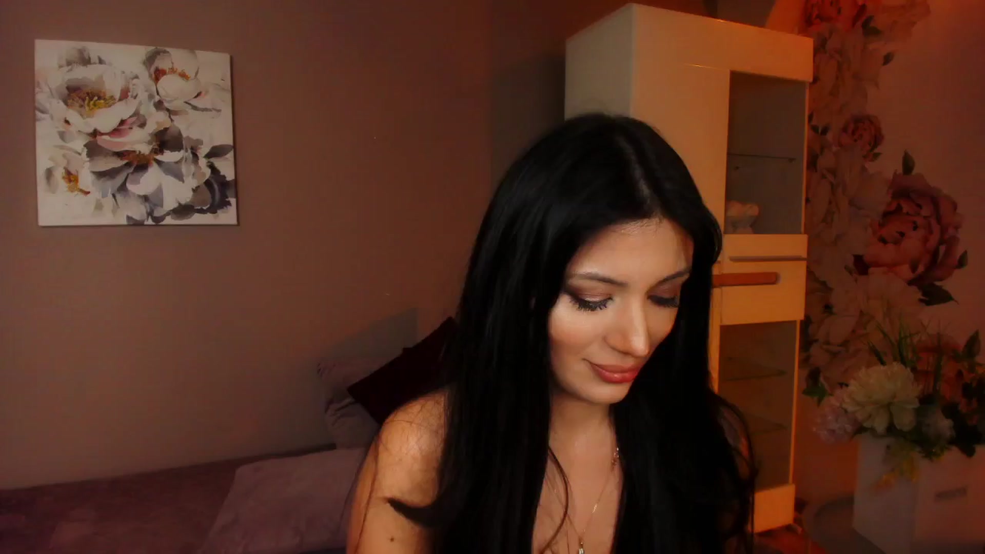Gallery image thumbnail from Angel_on_Duty's myfreecams stream on, 10/15/2024, 01:04 image 13 of 20