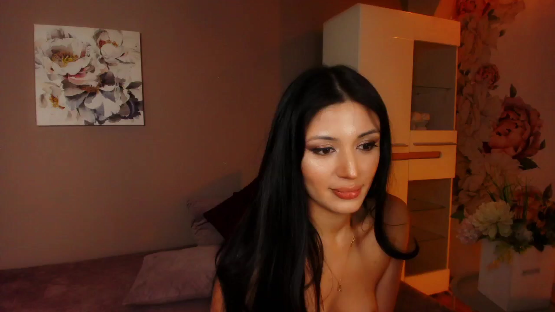 Gallery image thumbnail from Angel_on_Duty's myfreecams stream on, 10/15/2024, 01:04 image 2 of 20