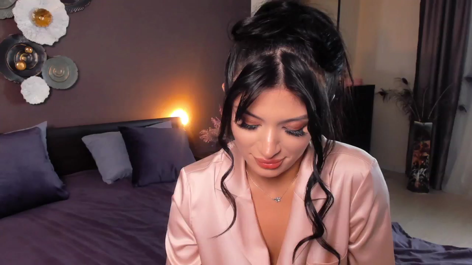 Gallery image thumbnail from Angel_on_Duty's myfreecams stream on, 12/03/2024, 03:01 image 18 of 20