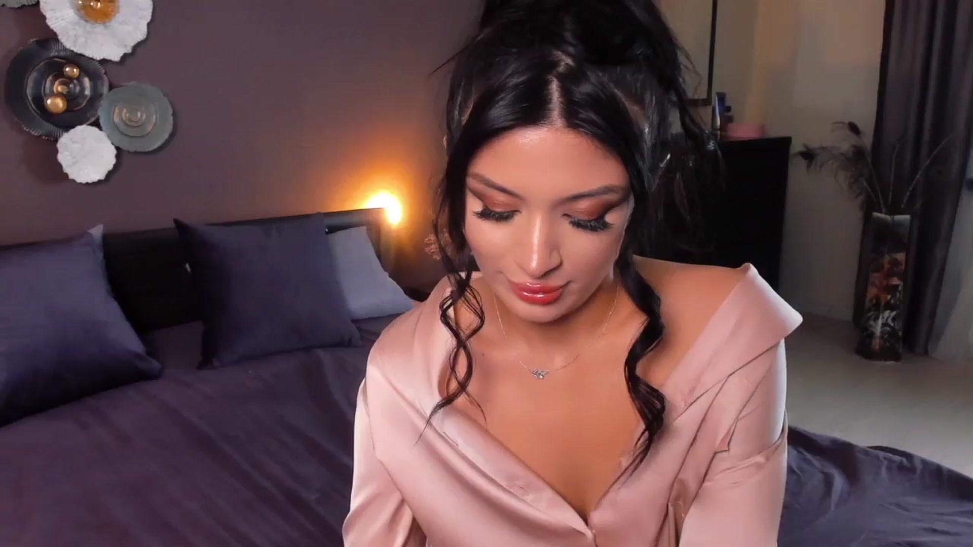 Gallery image thumbnail from Angel_on_Duty's myfreecams stream on, 12/03/2024, 04:33 image 7 of 20