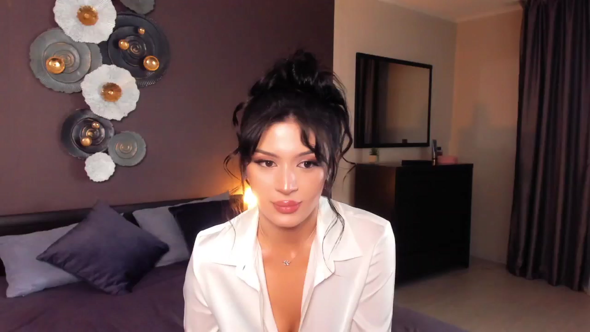 Gallery image thumbnail from Angel_on_Duty's myfreecams stream on, 12/06/2024, 01:51 image 15 of 20