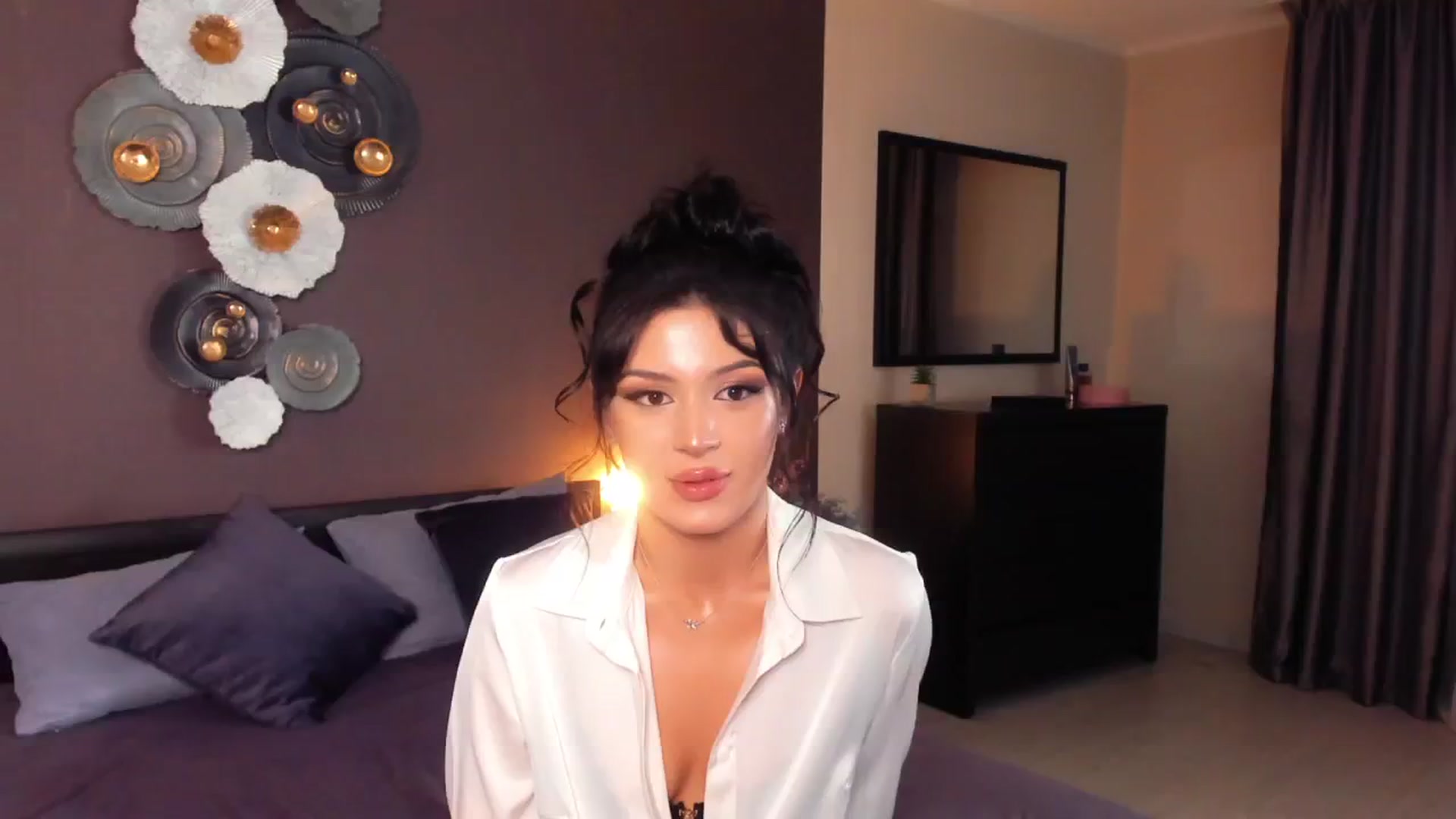 Gallery image thumbnail from Angel_on_Duty's myfreecams stream on, 12/06/2024, 01:51 image 18 of 20