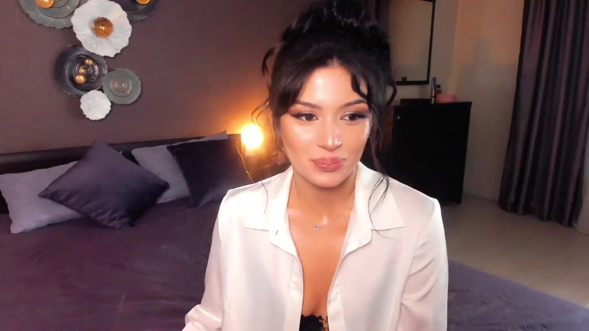 Gallery image thumbnail from Angel_on_Duty's myfreecams stream on, 12/06/2024, 01:51 image 4 of 20