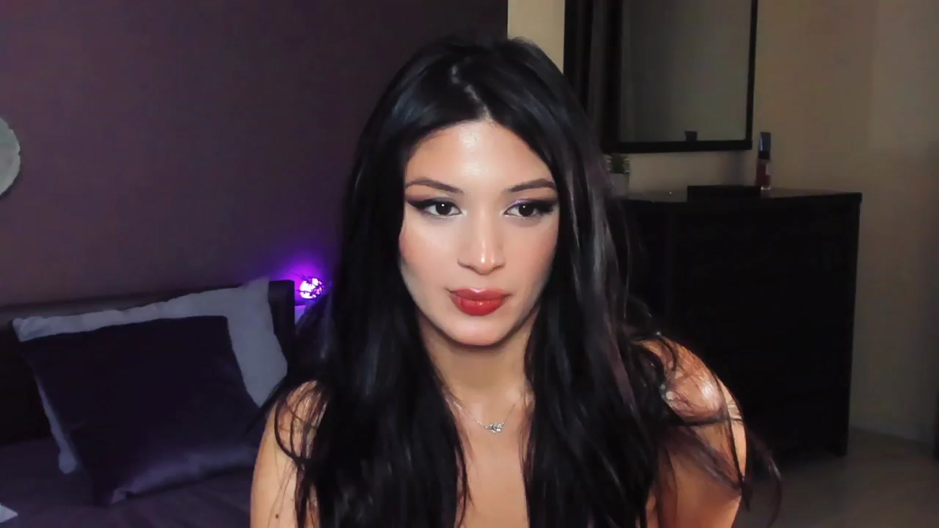 Gallery image thumbnail from Angel_on_Duty's myfreecams stream on, 12/08/2024, 02:34 image 4 of 20