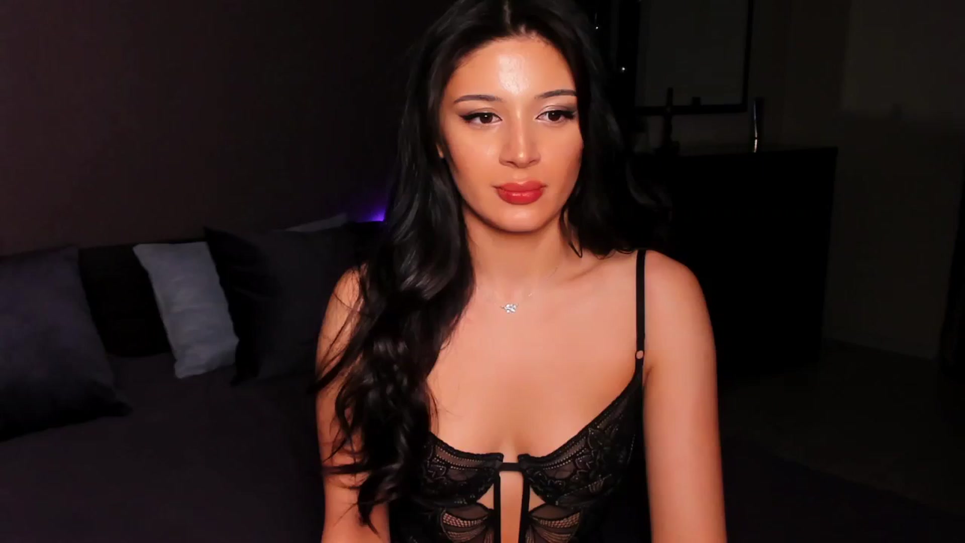 Gallery image thumbnail from Angel_on_Duty's myfreecams stream on, 12/19/2024, 02:35 image 20 of 20