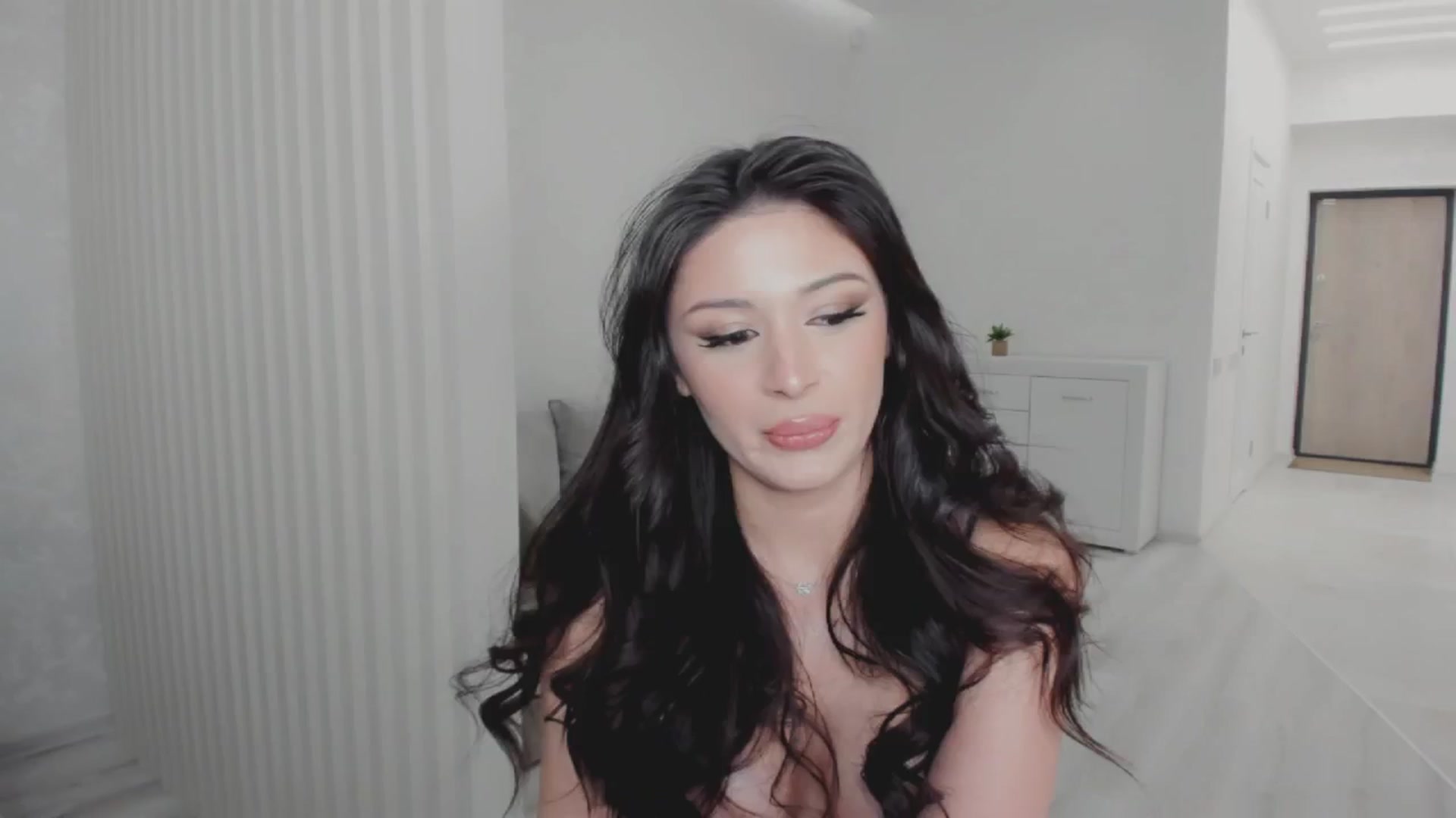Gallery image thumbnail from Angel_on_Duty's myfreecams stream on, 02/05/2025, 22:39 image 13 of 20