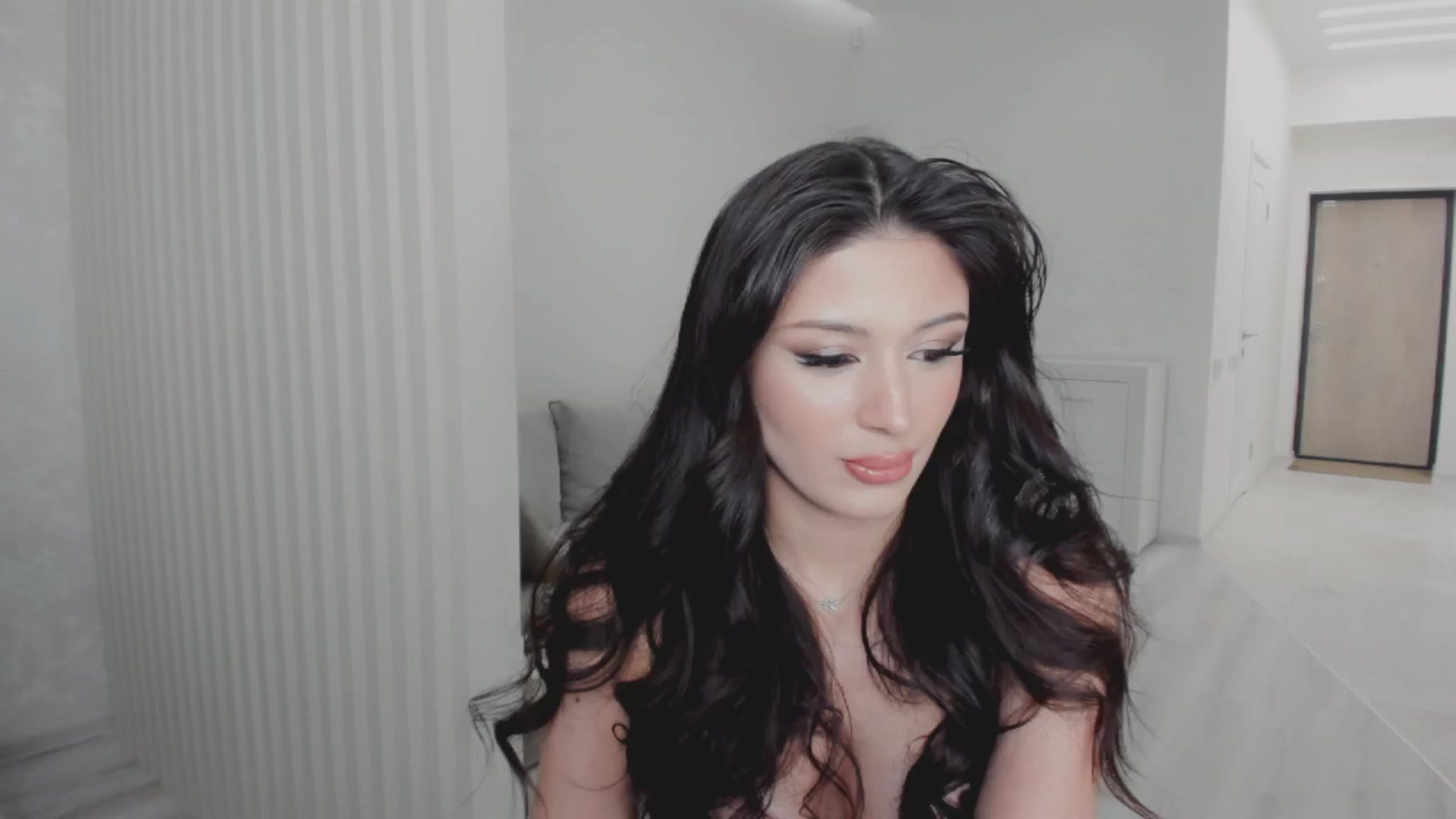 Gallery image thumbnail from Angel_on_Duty's myfreecams stream on, 02/05/2025, 22:39 image 17 of 20
