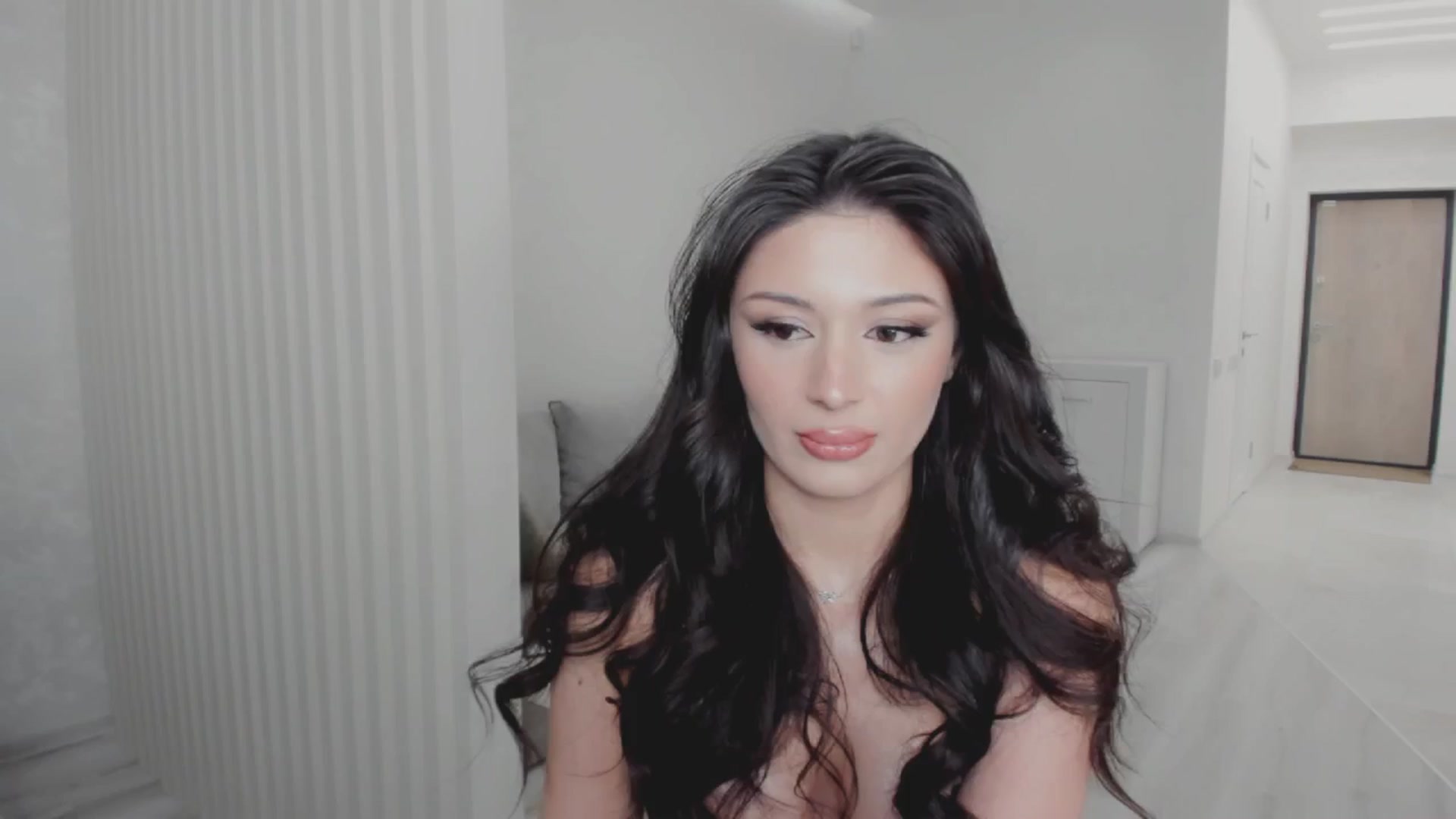 Gallery image thumbnail from Angel_on_Duty's myfreecams stream on, 02/05/2025, 22:39 image 14 of 20