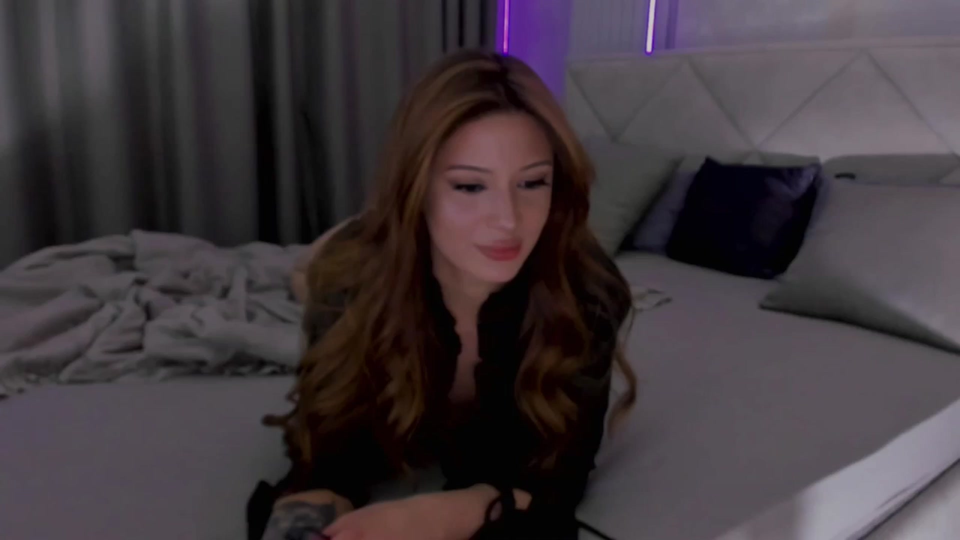 Gallery image thumbnail from Angel_on_Duty's myfreecams stream on, 03/06/2025, 24:49 image 6 of 20