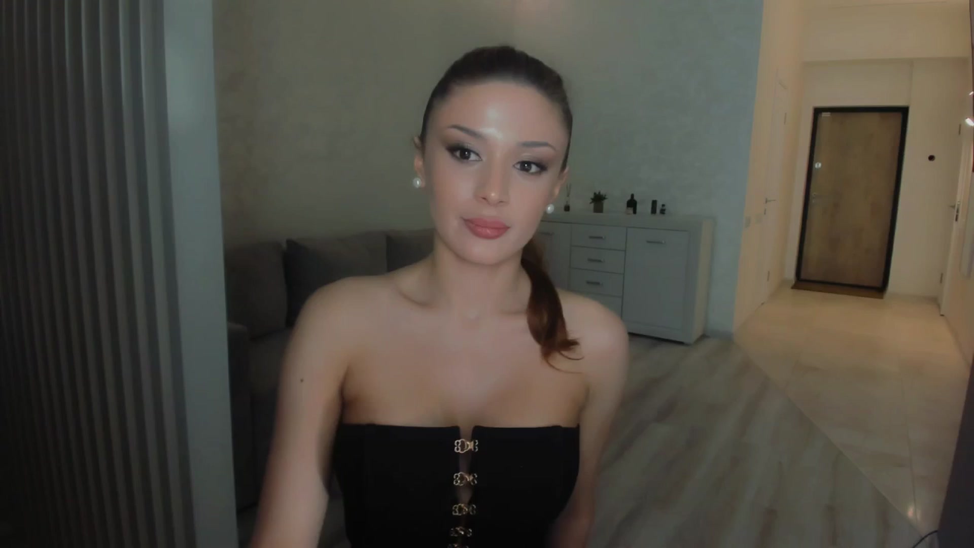 Gallery image thumbnail from Angel_on_Duty's myfreecams stream on, 03/16/2025, 03:27 image 8 of 20