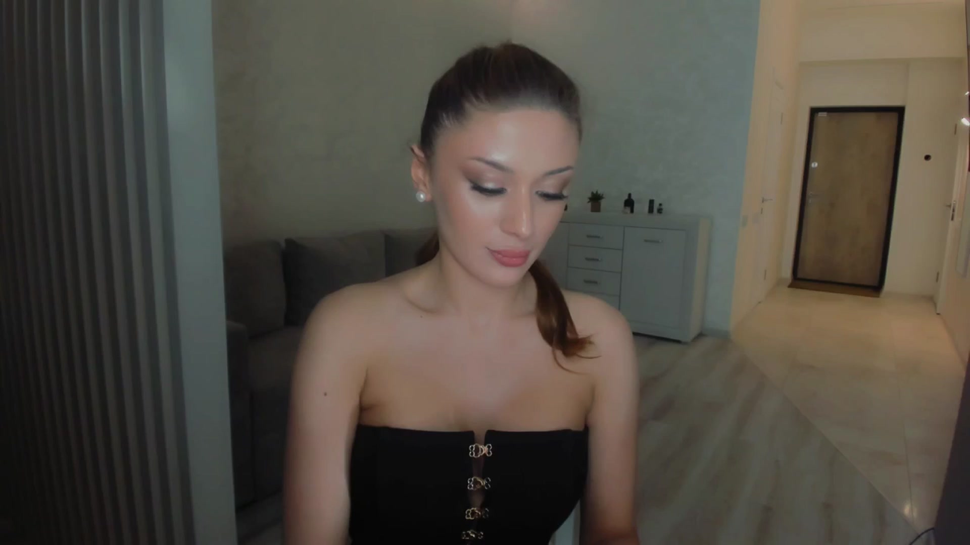 Gallery image thumbnail from Angel_on_Duty's myfreecams stream on, 03/16/2025, 03:27 image 7 of 20