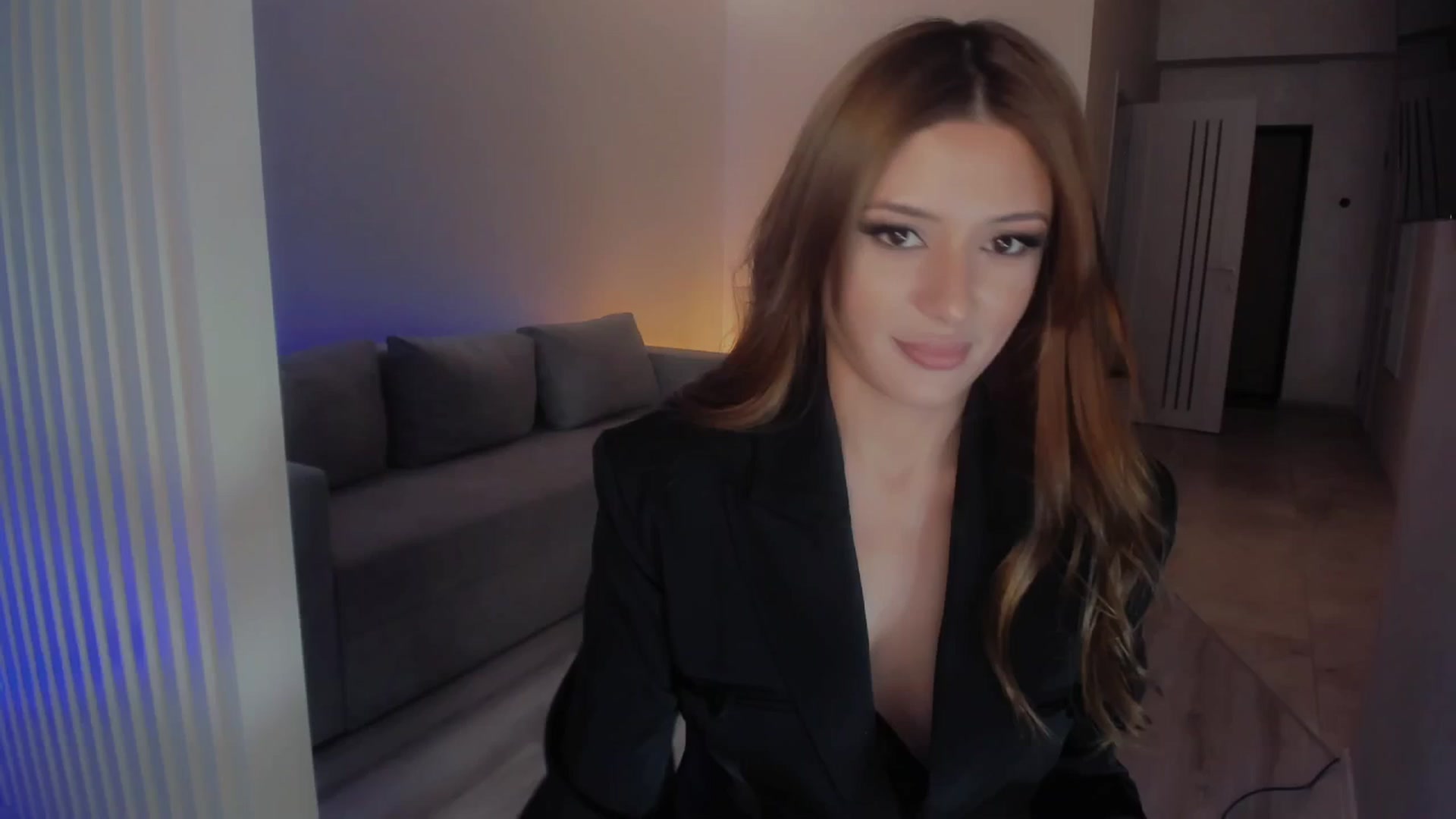 Gallery image thumbnail from Angel_on_Duty's myfreecams stream on, 03/18/2025, 24:30 image 11 of 20