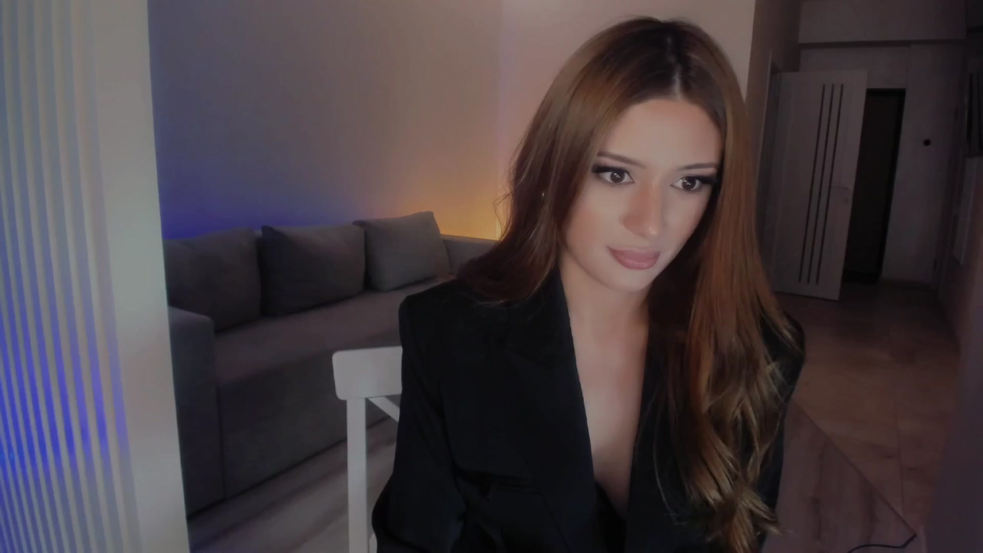 Gallery image thumbnail from Angel_on_Duty's myfreecams stream on, 03/18/2025, 24:30 image 6 of 20