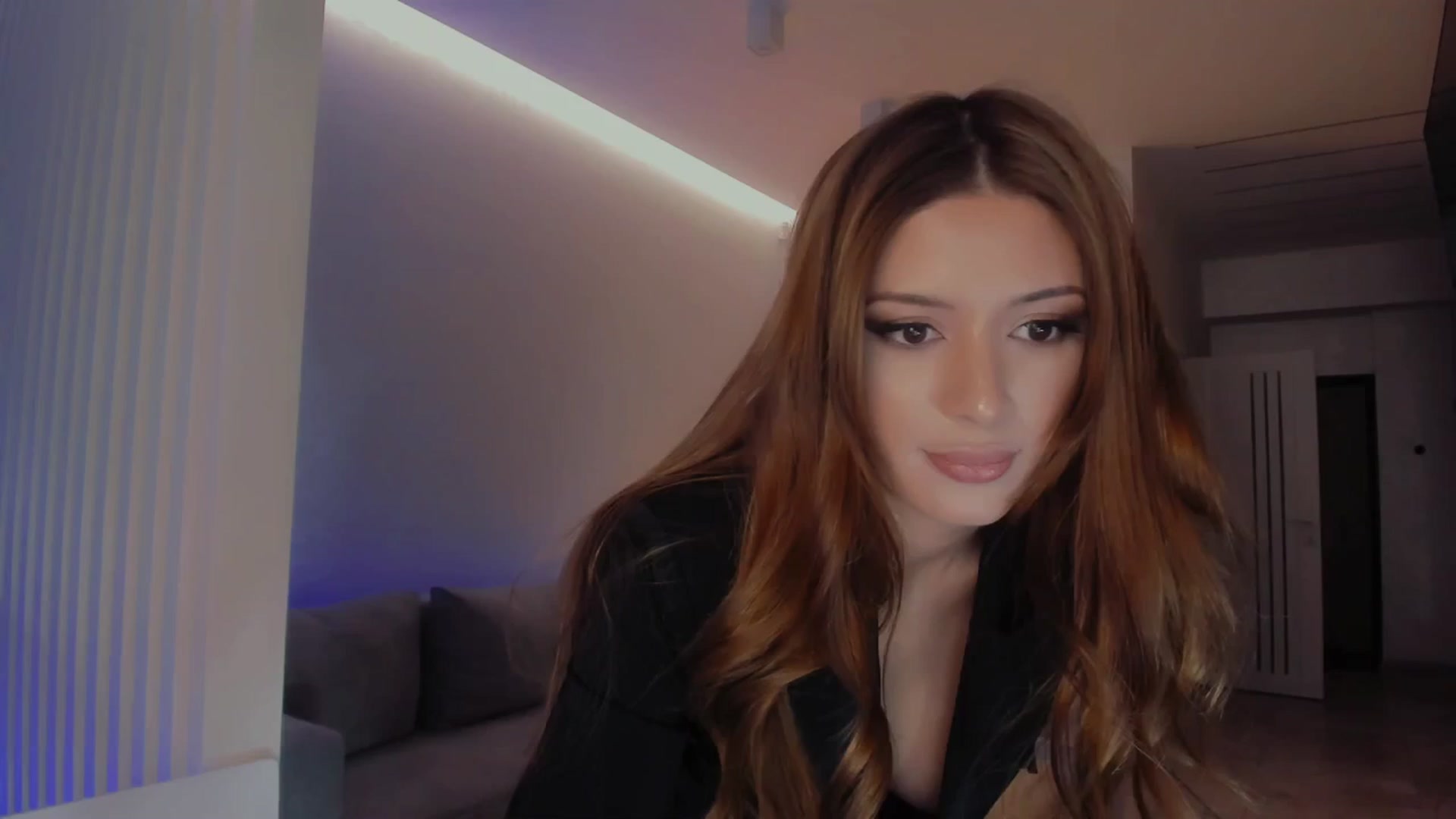 Gallery image thumbnail from Angel_on_Duty's myfreecams stream on, 03/18/2025, 24:30 image 7 of 20