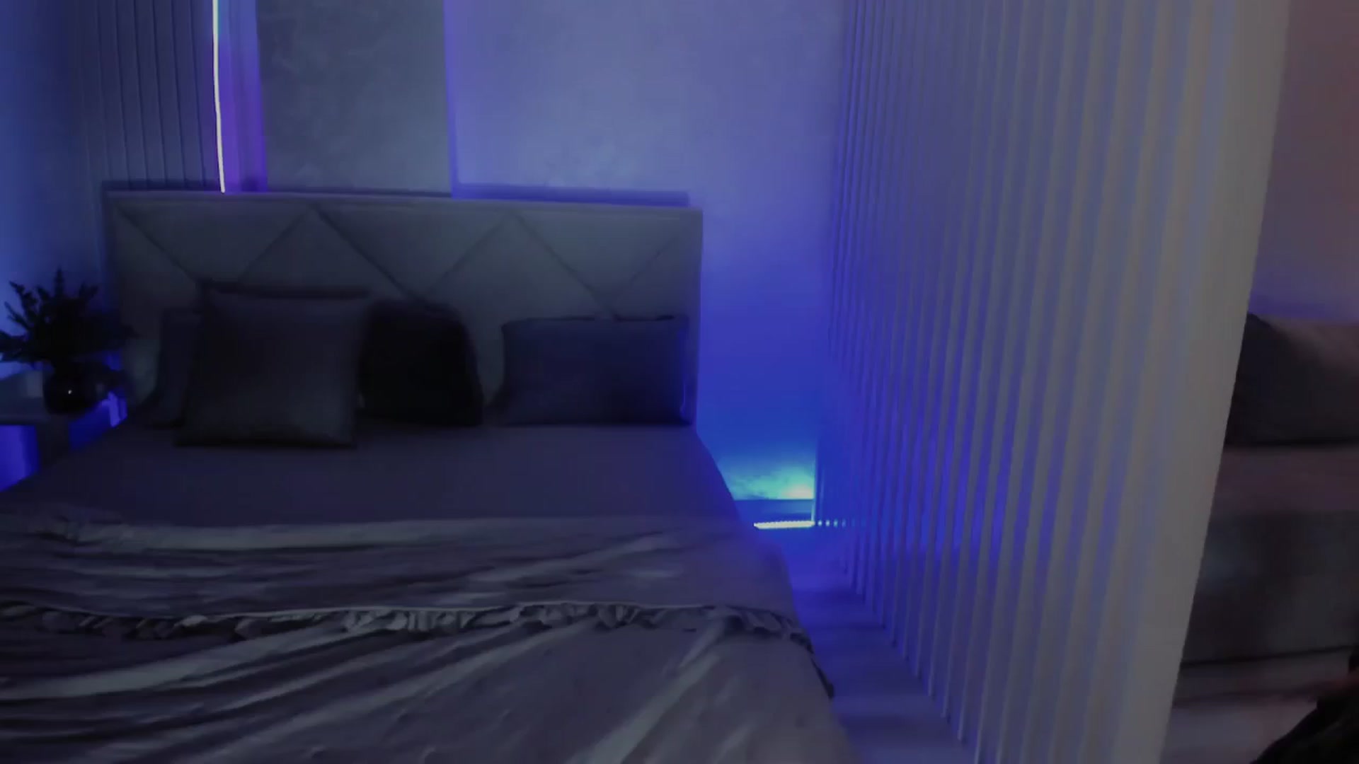 Gallery image thumbnail from Angel_on_Duty's myfreecams stream on, 03/18/2025, 02:52 image 6 of 20