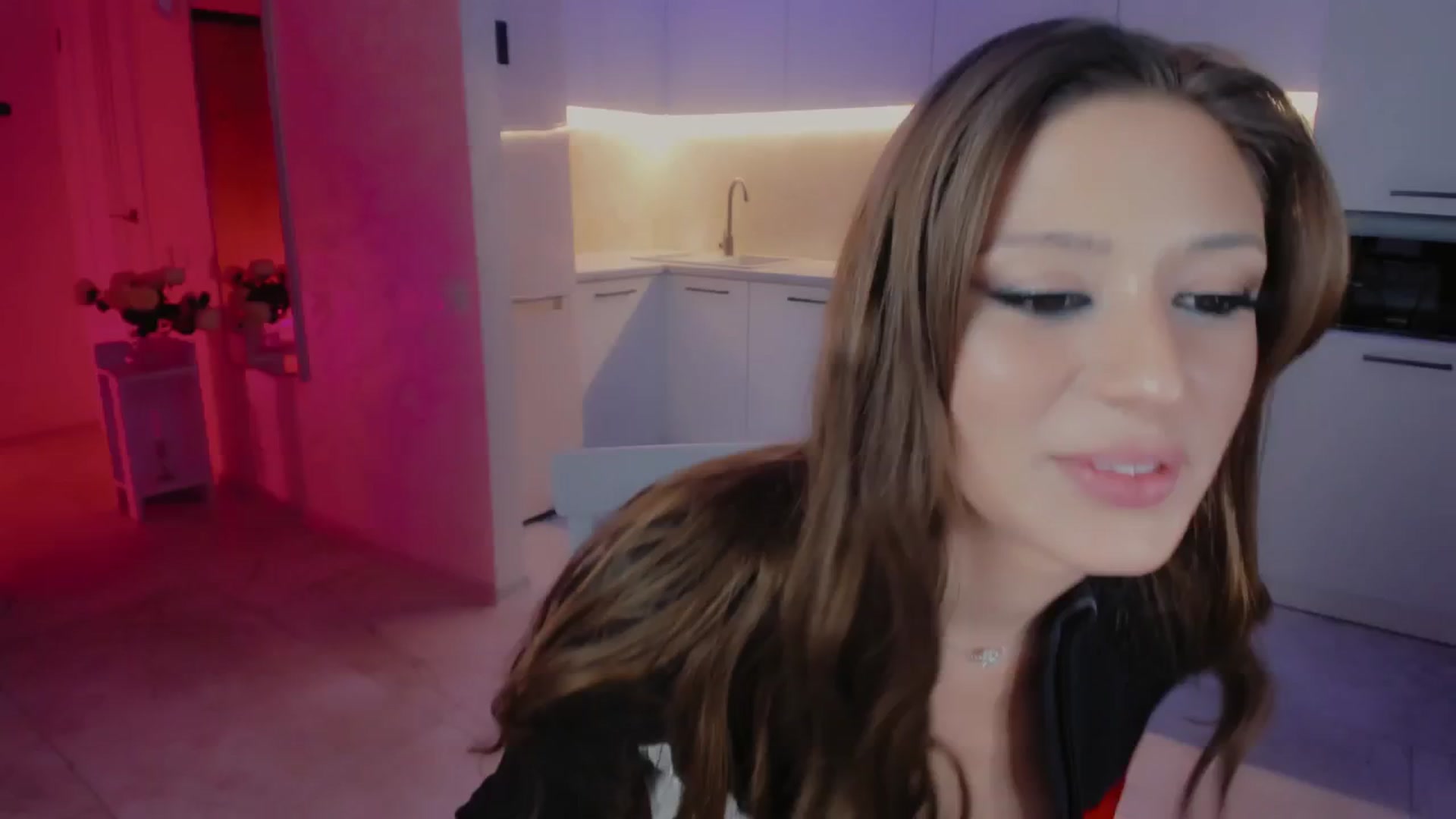 Gallery image thumbnail from Angel_on_Duty's myfreecams stream on, 03/28/2025, 22:59 image 15 of 20