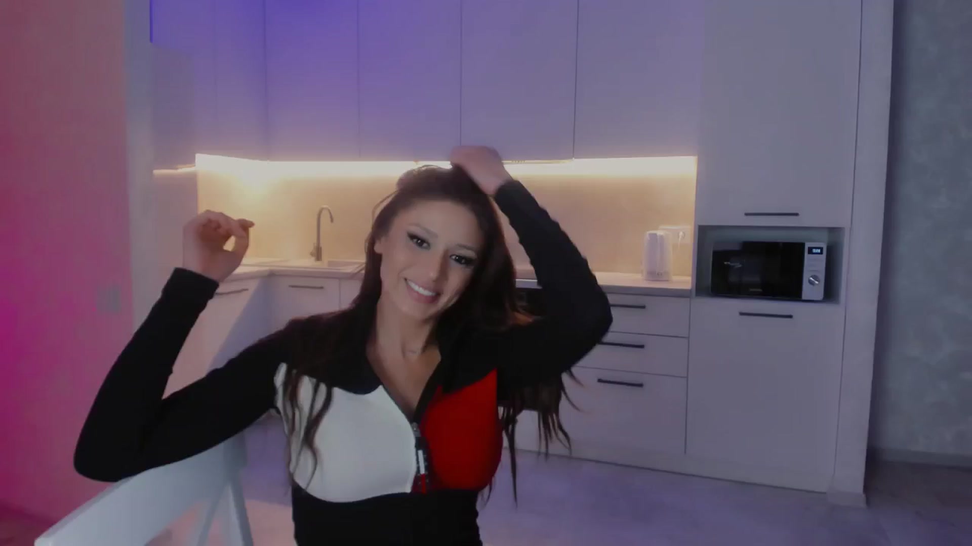 Gallery image thumbnail from Angel_on_Duty's myfreecams stream on, 03/29/2025, 02:00 image 8 of 20