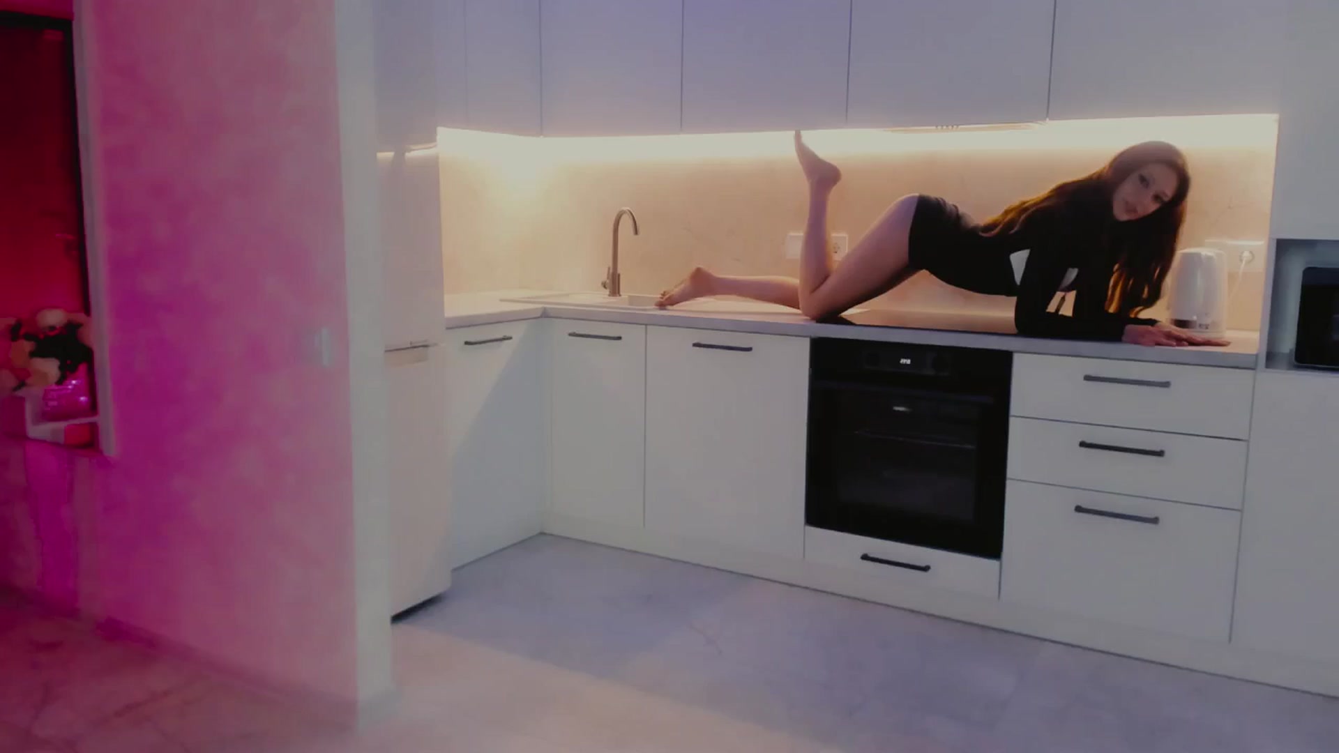 Gallery image thumbnail from Angel_on_Duty's myfreecams stream on, 03/29/2025, 03:15 image 4 of 20