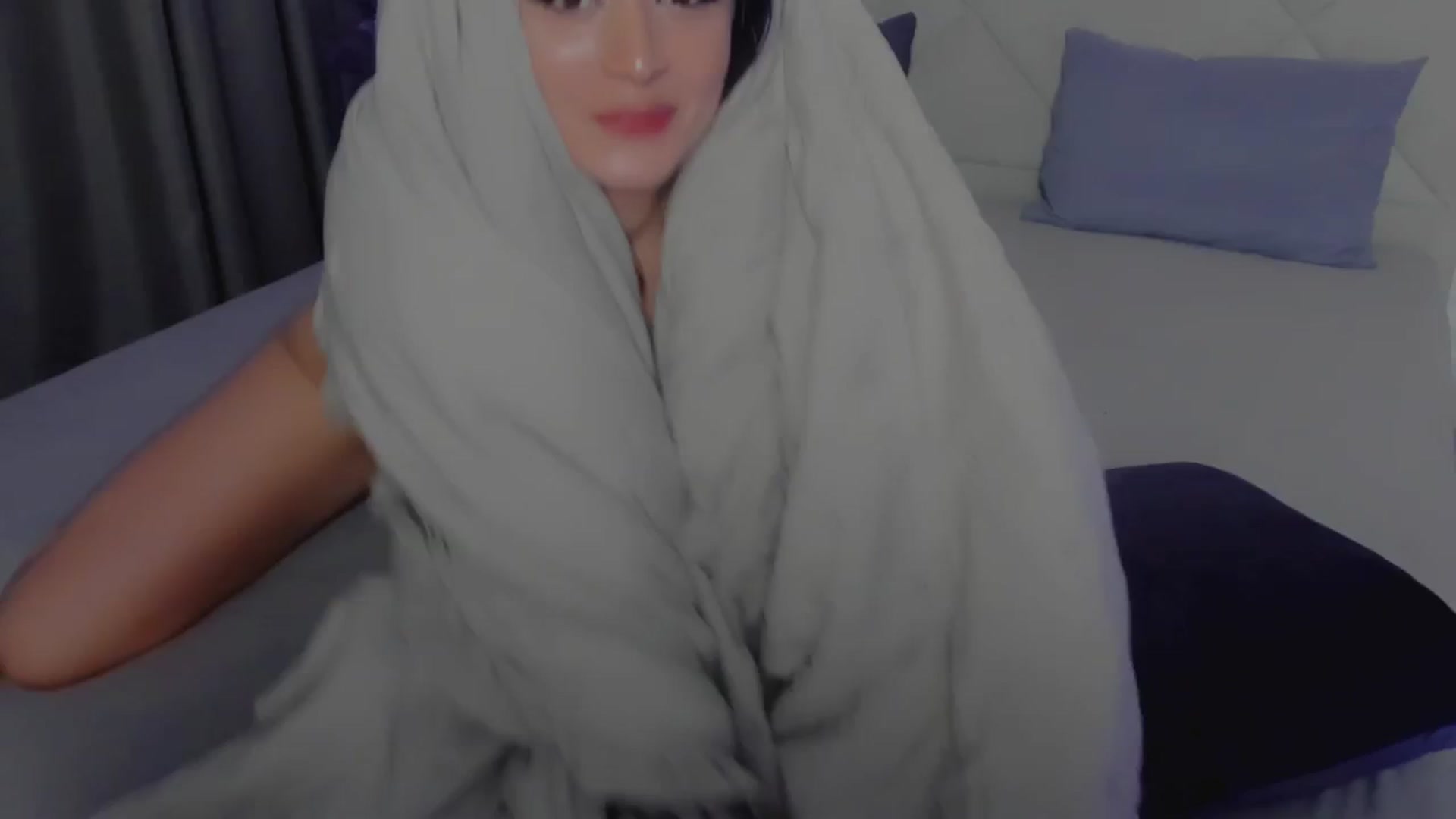 Gallery image thumbnail from Angel_on_Duty's myfreecams stream on, 04/24/2025, 23:49 image 9 of 20