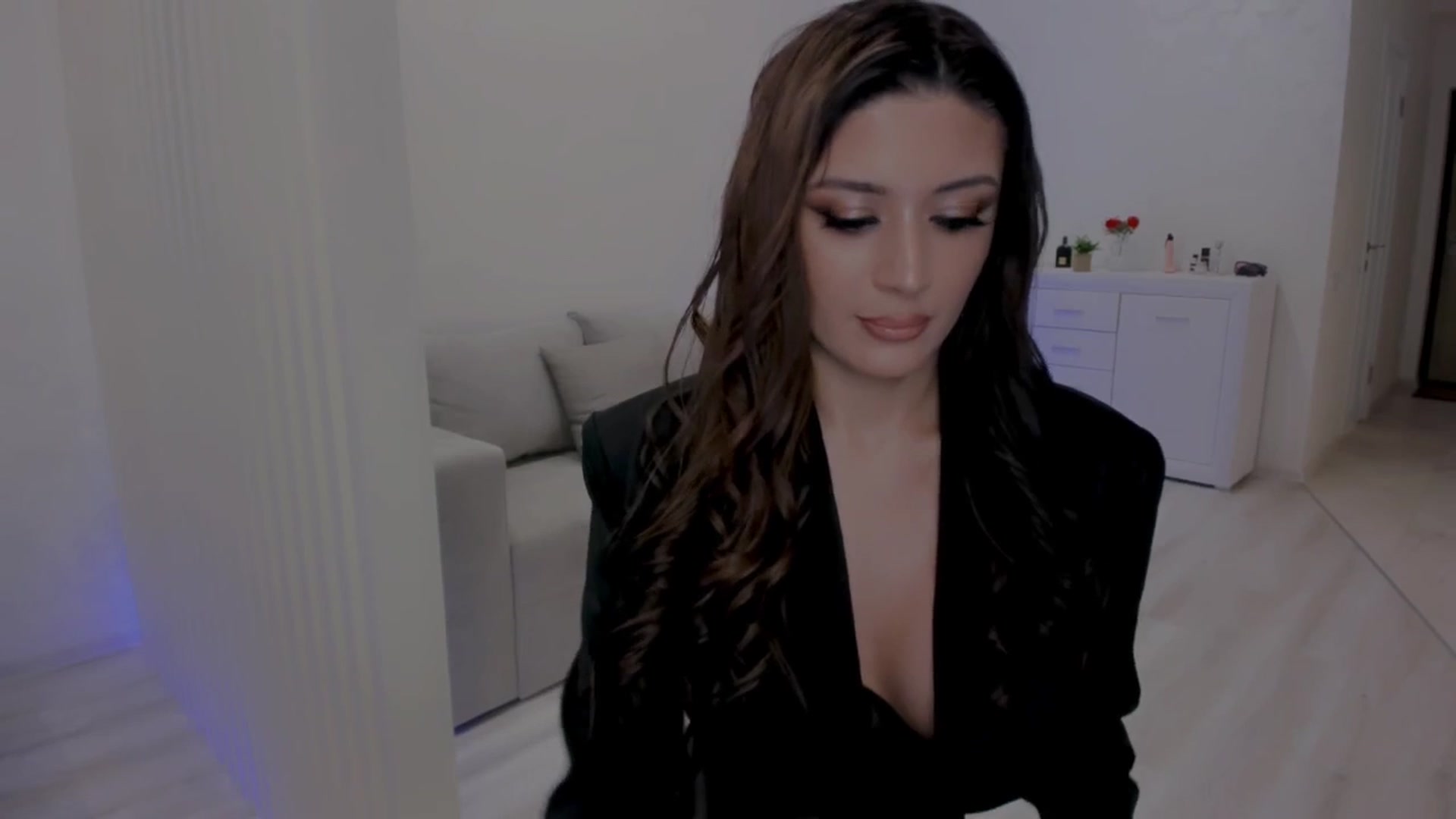 Gallery image thumbnail from Angel_on_Duty's myfreecams stream on, 05/03/2025, 24:02 image 7 of 20