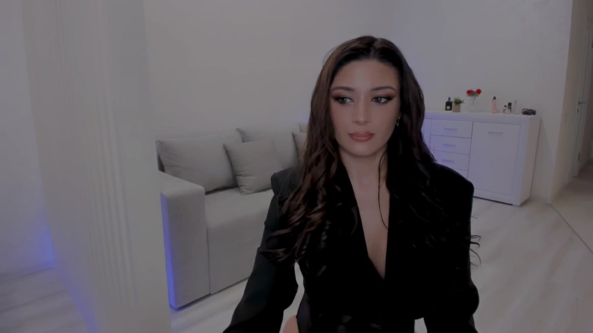 Gallery image thumbnail from Angel_on_Duty's myfreecams stream on, 05/03/2025, 24:02 image 18 of 20