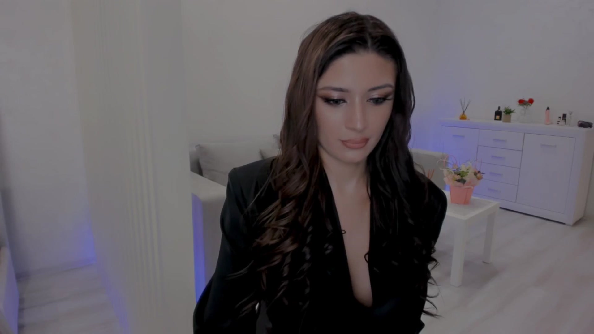 Gallery image thumbnail from Angel_on_Duty's myfreecams stream on, 05/03/2025, 01:01 image 6 of 20