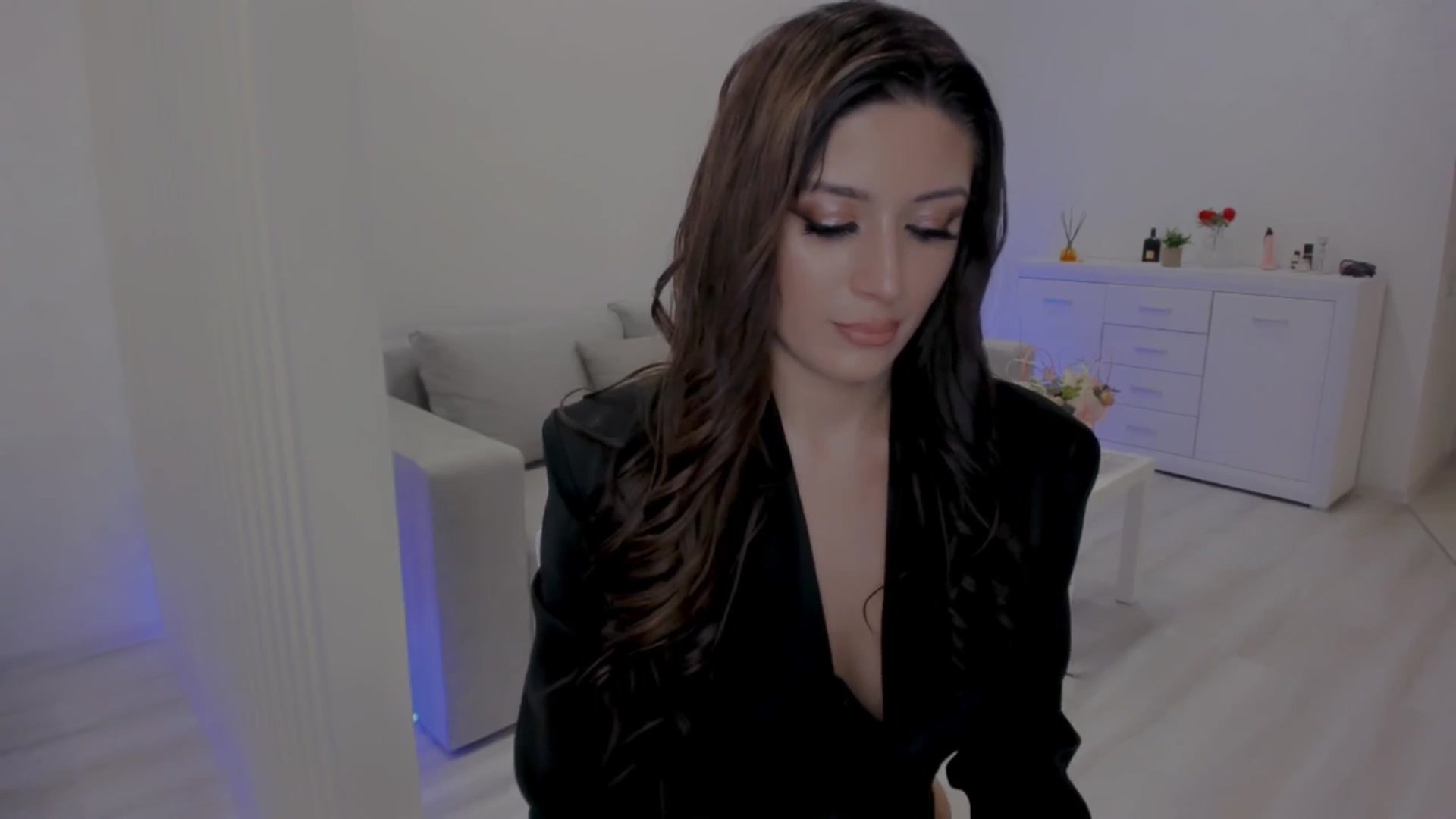 Gallery image thumbnail from Angel_on_Duty's myfreecams stream on, 05/03/2025, 01:01 image 19 of 20
