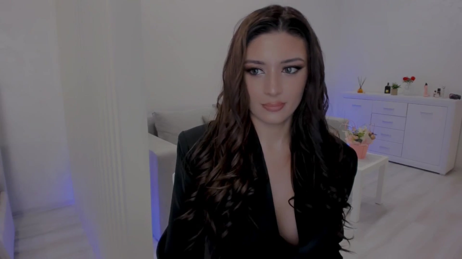 Gallery image thumbnail from Angel_on_Duty's myfreecams stream on, 05/03/2025, 01:01 image 9 of 20