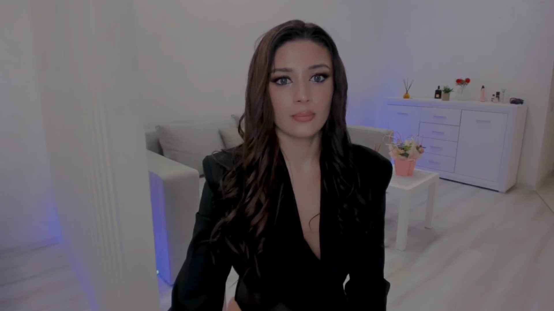 Gallery image thumbnail from Angel_on_Duty's myfreecams stream on, 05/03/2025, 01:01 image 17 of 20