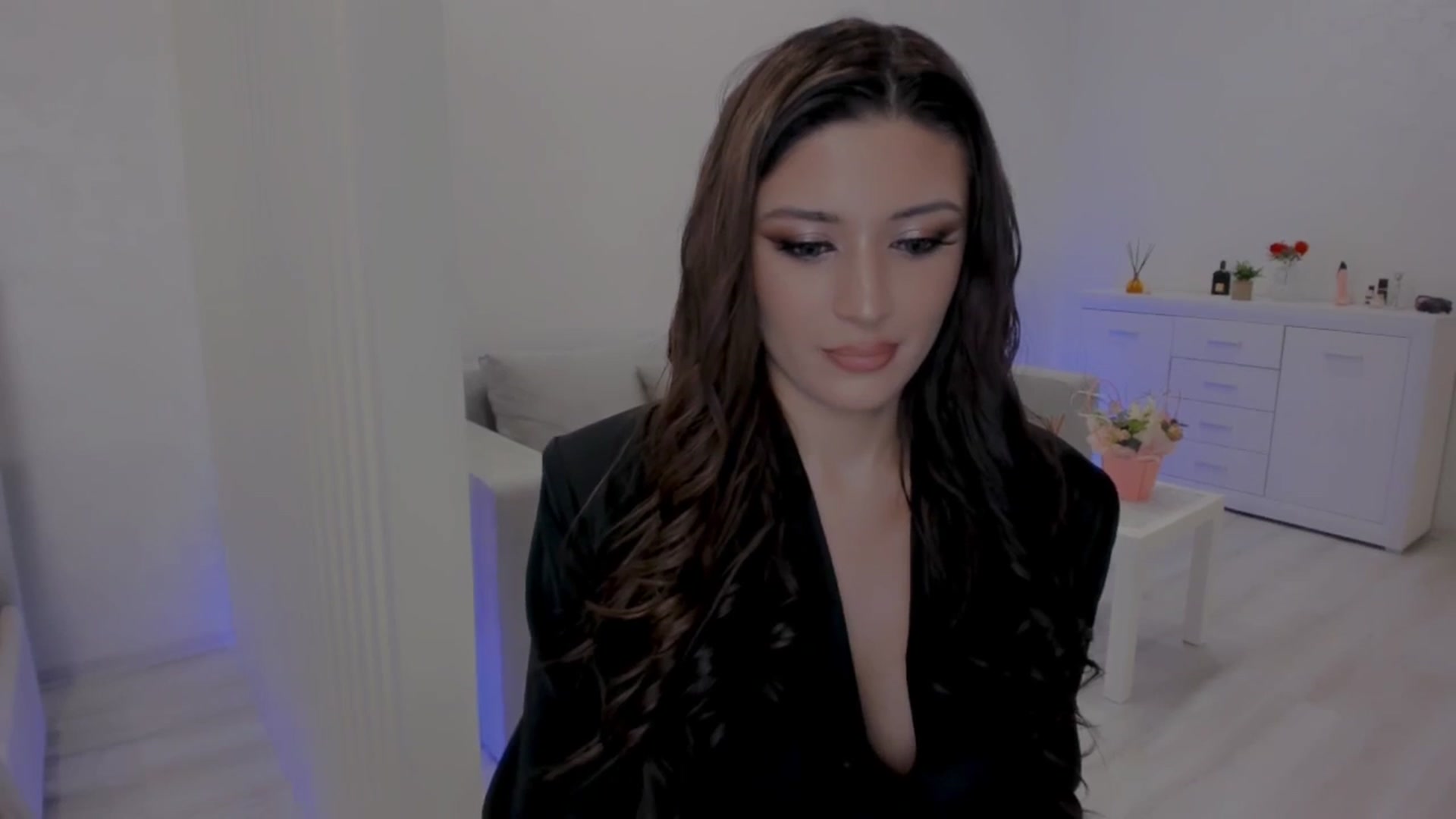 Gallery image thumbnail from Angel_on_Duty's myfreecams stream on, 05/03/2025, 01:01 image 2 of 20