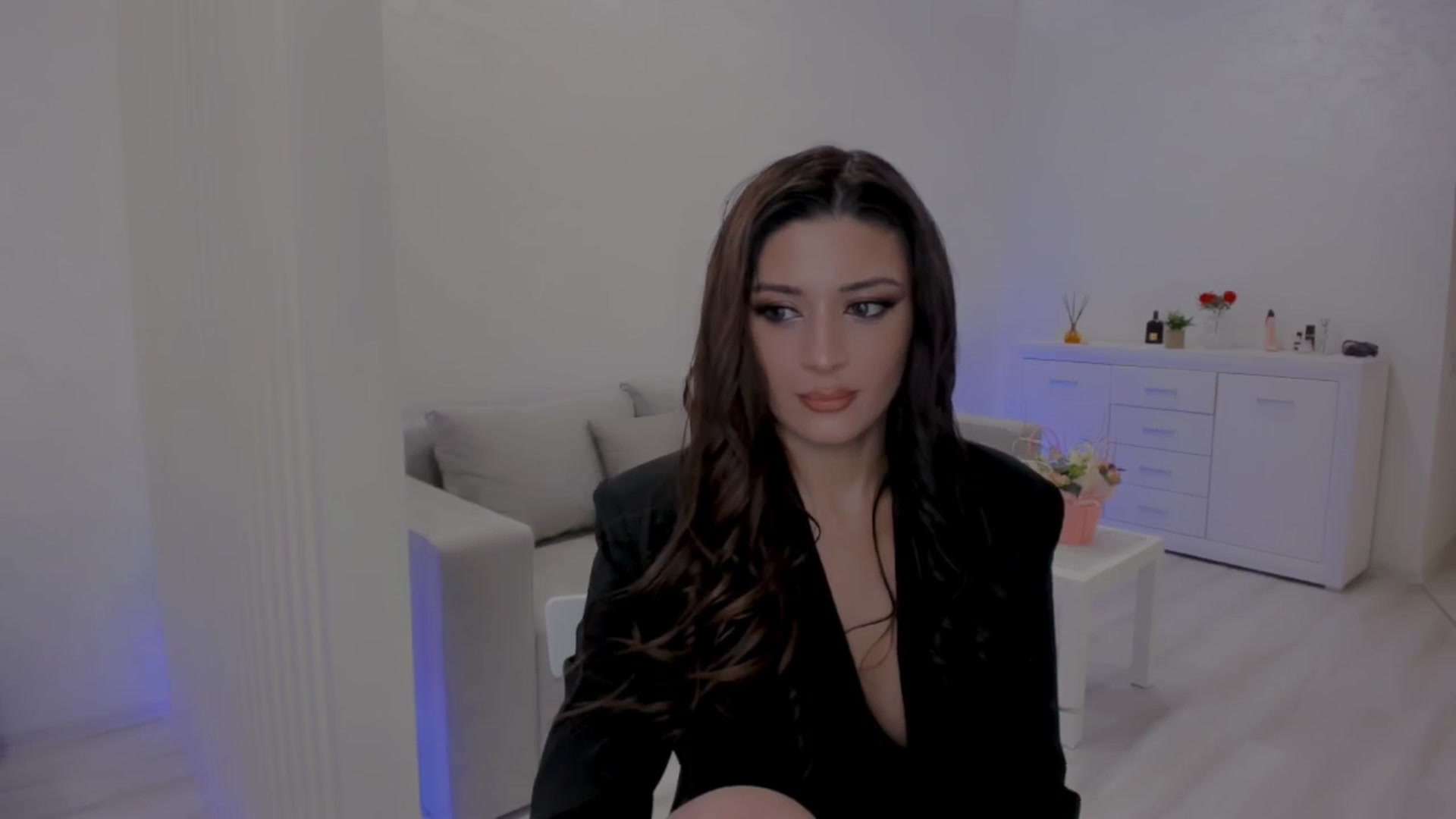 Gallery image thumbnail from Angel_on_Duty's myfreecams stream on, 05/03/2025, 01:01 image 14 of 20