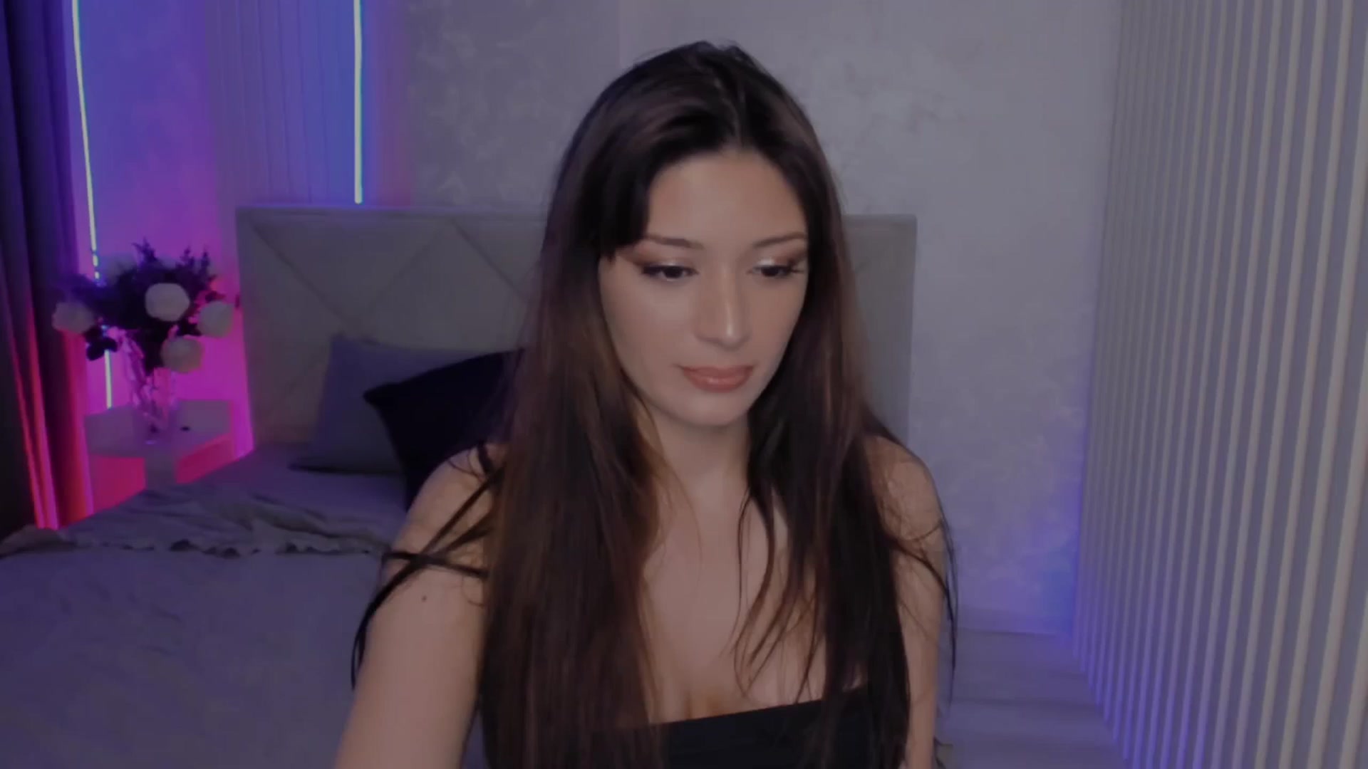 Gallery image thumbnail from Angel_on_Duty's myfreecams stream on, 05/06/2025, 02:02 image 11 of 20