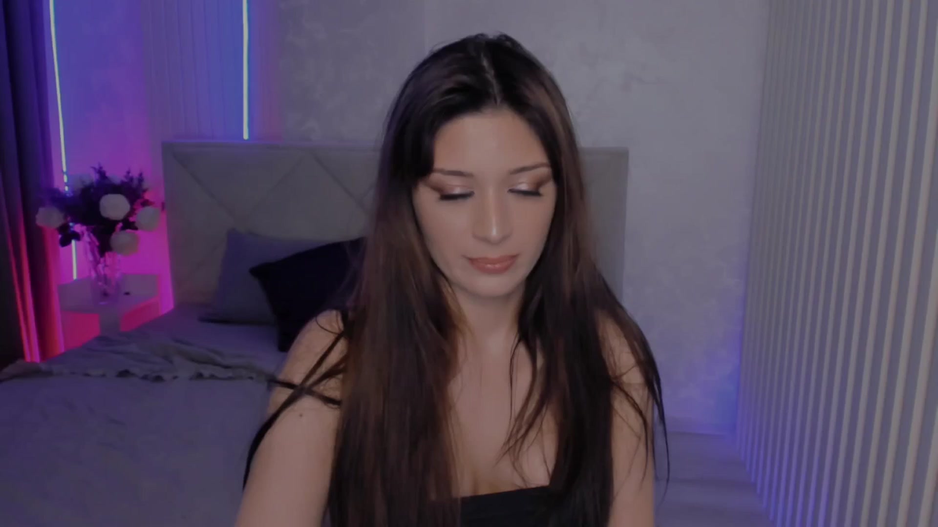 Gallery image thumbnail from Angel_on_Duty's myfreecams stream on, 05/06/2025, 02:02 image 7 of 20