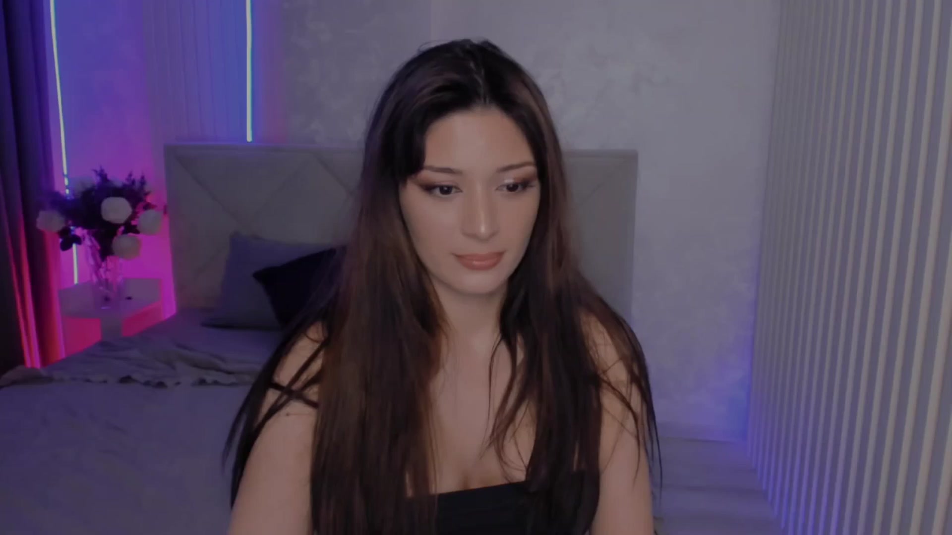 Gallery image thumbnail from Angel_on_Duty's myfreecams stream on, 05/06/2025, 02:02 image 5 of 20