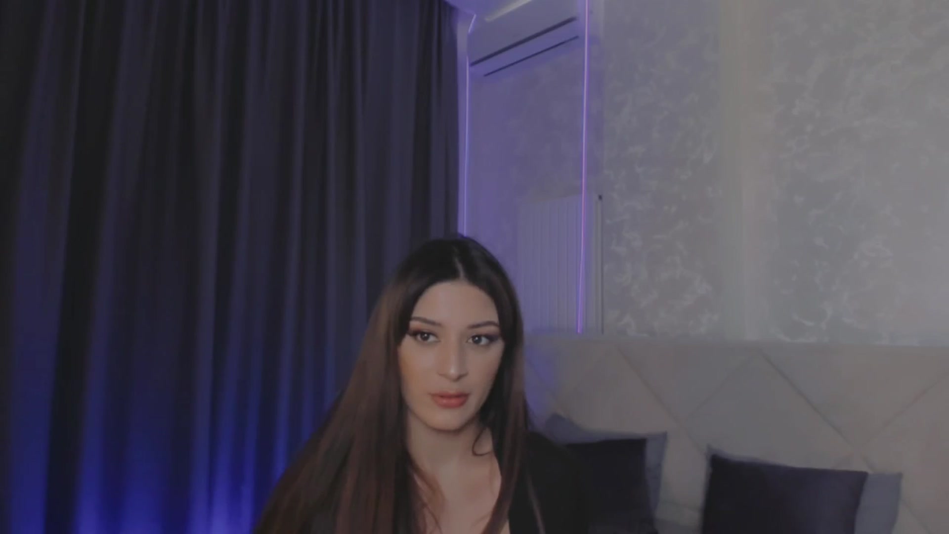 Gallery image thumbnail from Angel_on_Duty's myfreecams stream on, 05/26/2025, 22:30 image 19 of 20