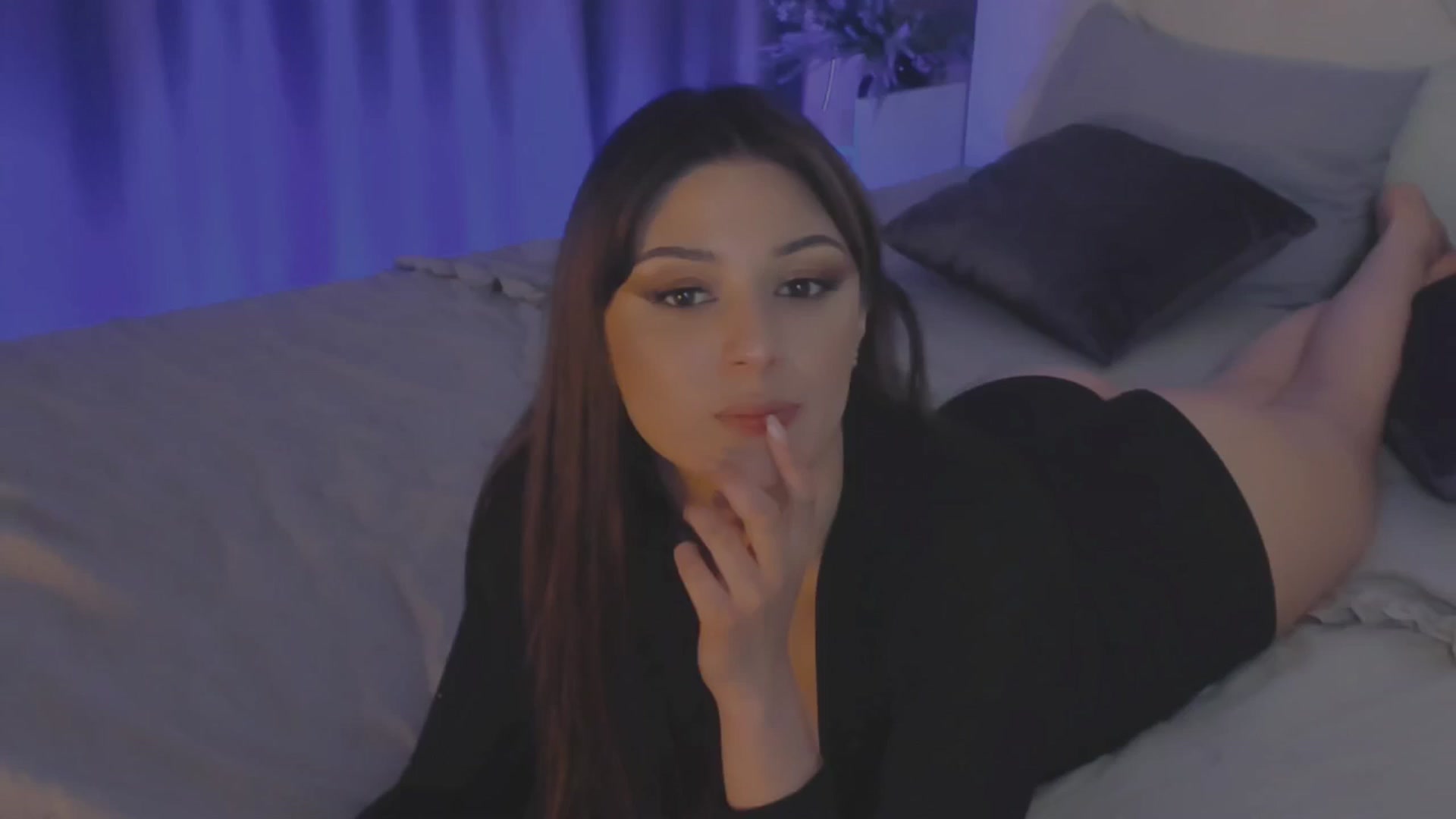 Gallery image thumbnail from Angel_on_Duty's myfreecams stream on, 05/27/2025, 01:41 image 18 of 20
